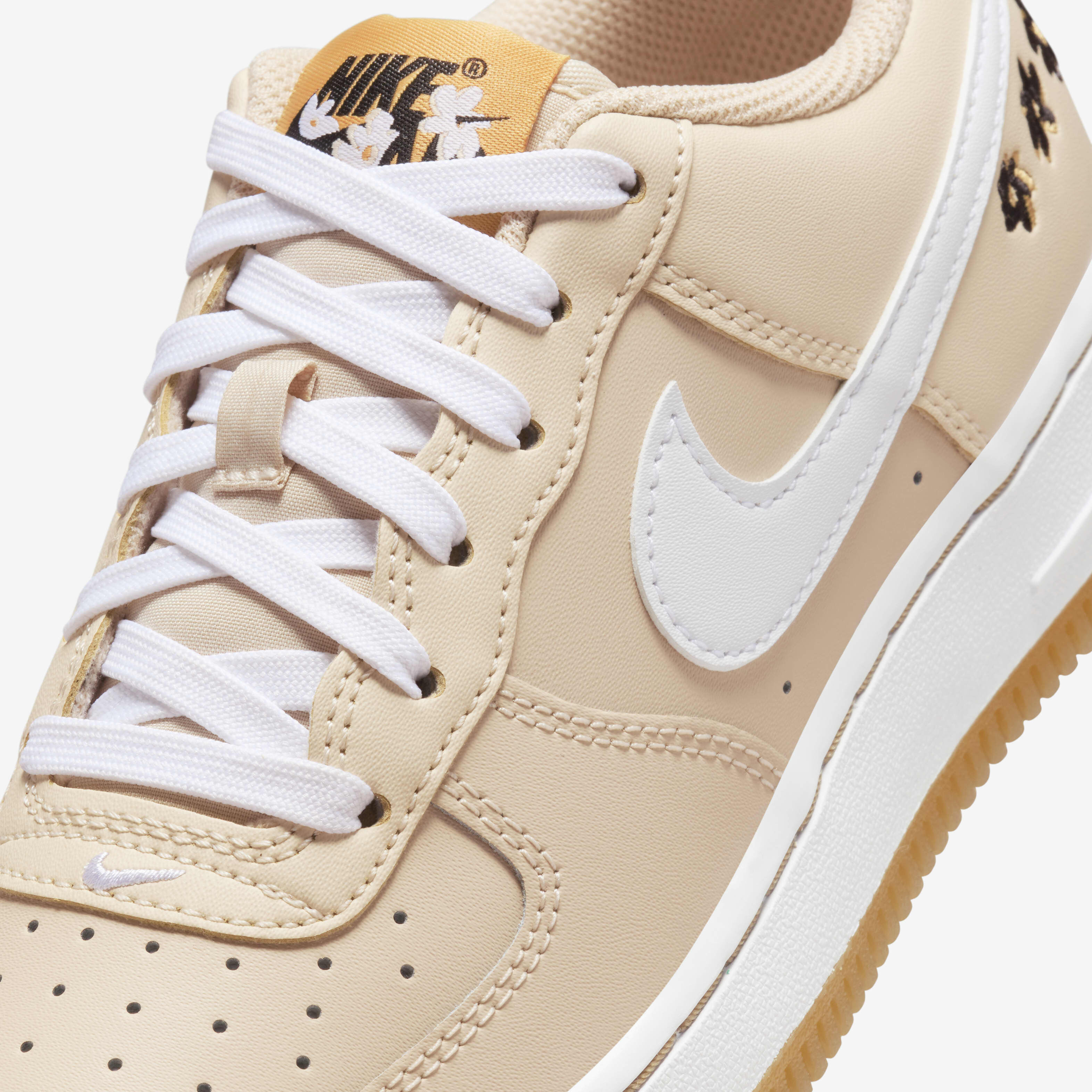 Buy Nike Air Force 1 SE Older Kids Shoes Nike Kuwait Official