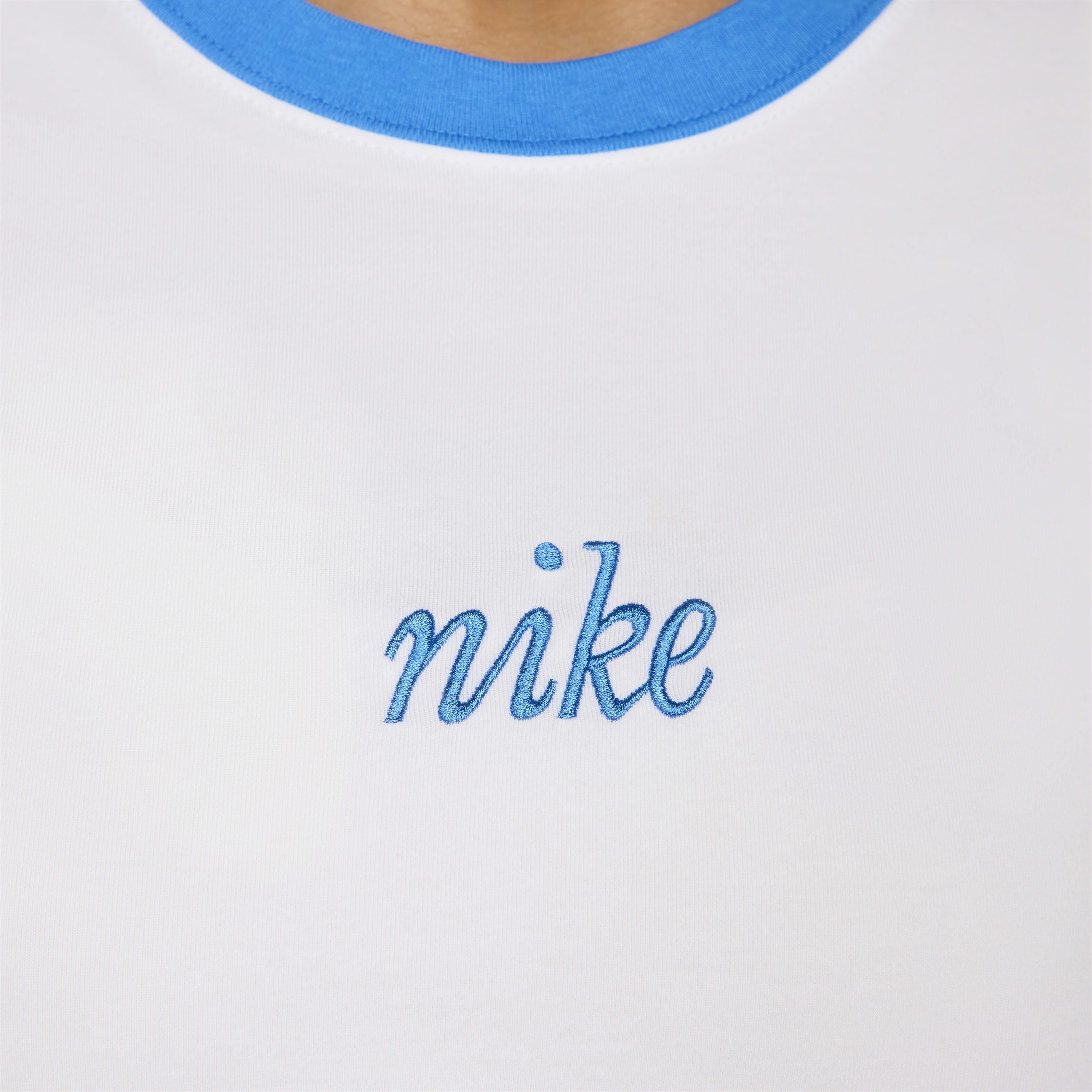 ★ Nike★ Sportswear Chill Knit Slim Graphic T-Shirt W Blue Nike Sportswear Chill Knit Women's Slim Long-Sleeve Cropped