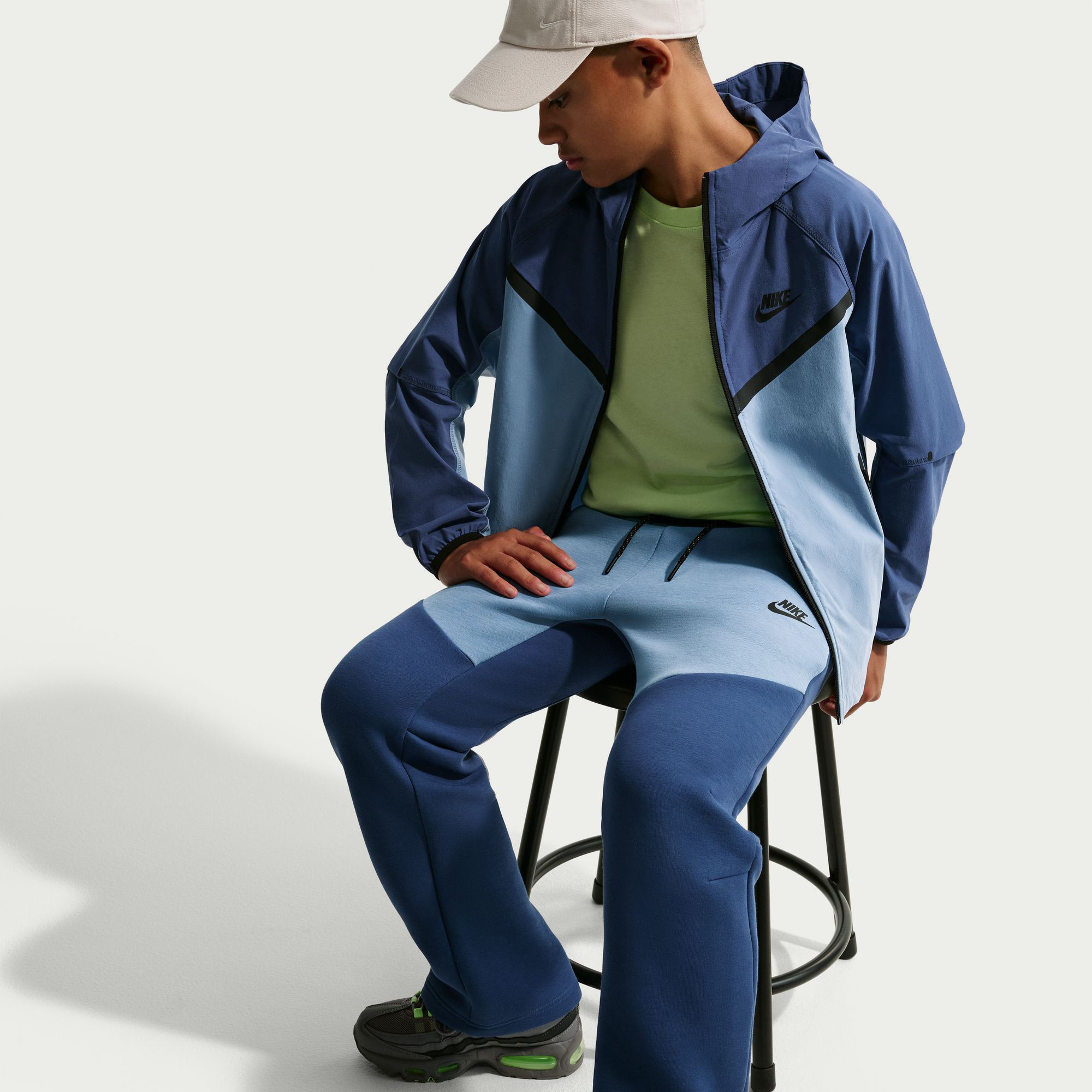 نايكي سبورتسوير تك فليس image number 4