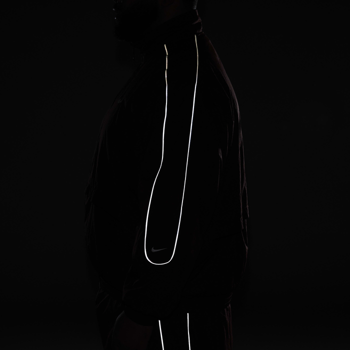 نايكي سبورتسوير سولو سووش image number 18 نايكي سبورتسوير سولو سووش image number 18