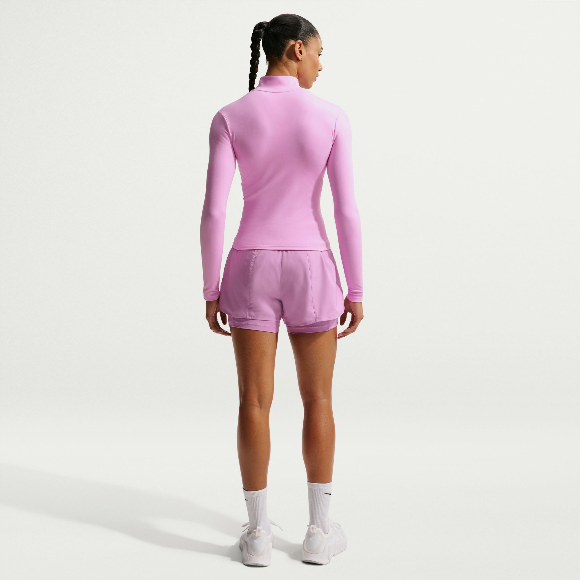 نايكي ون فيتد image number 1