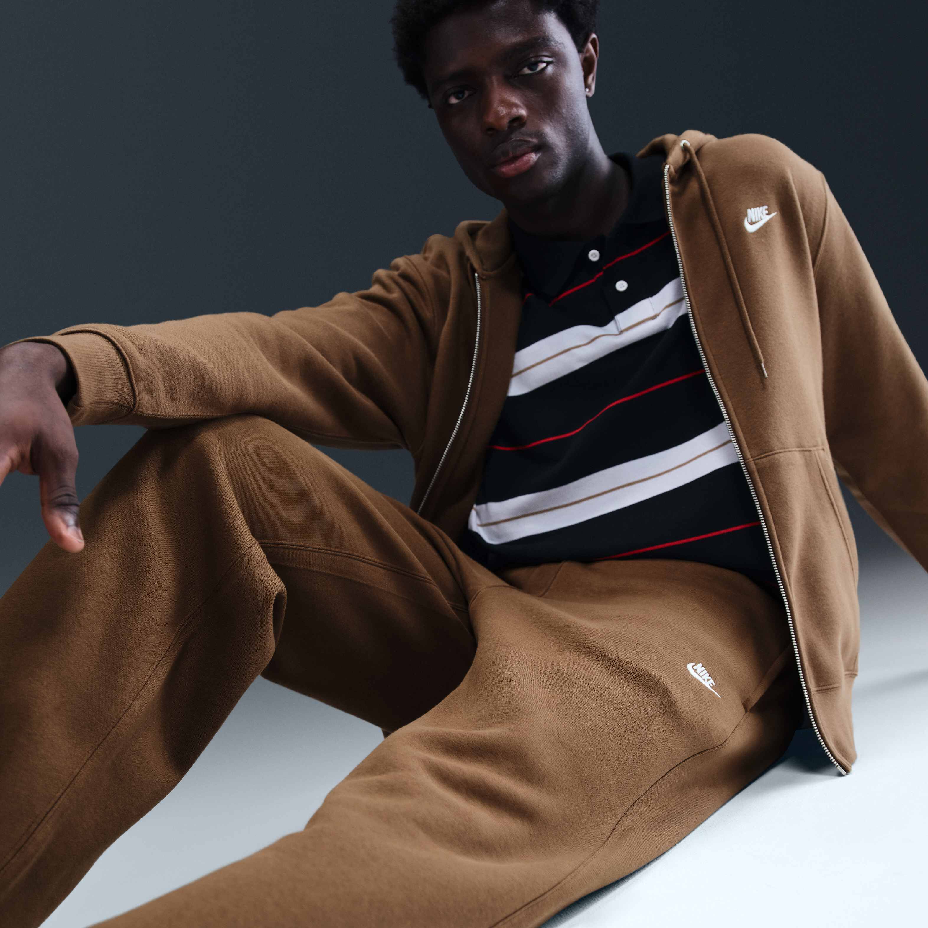 Nike Sportswear Club image number 4