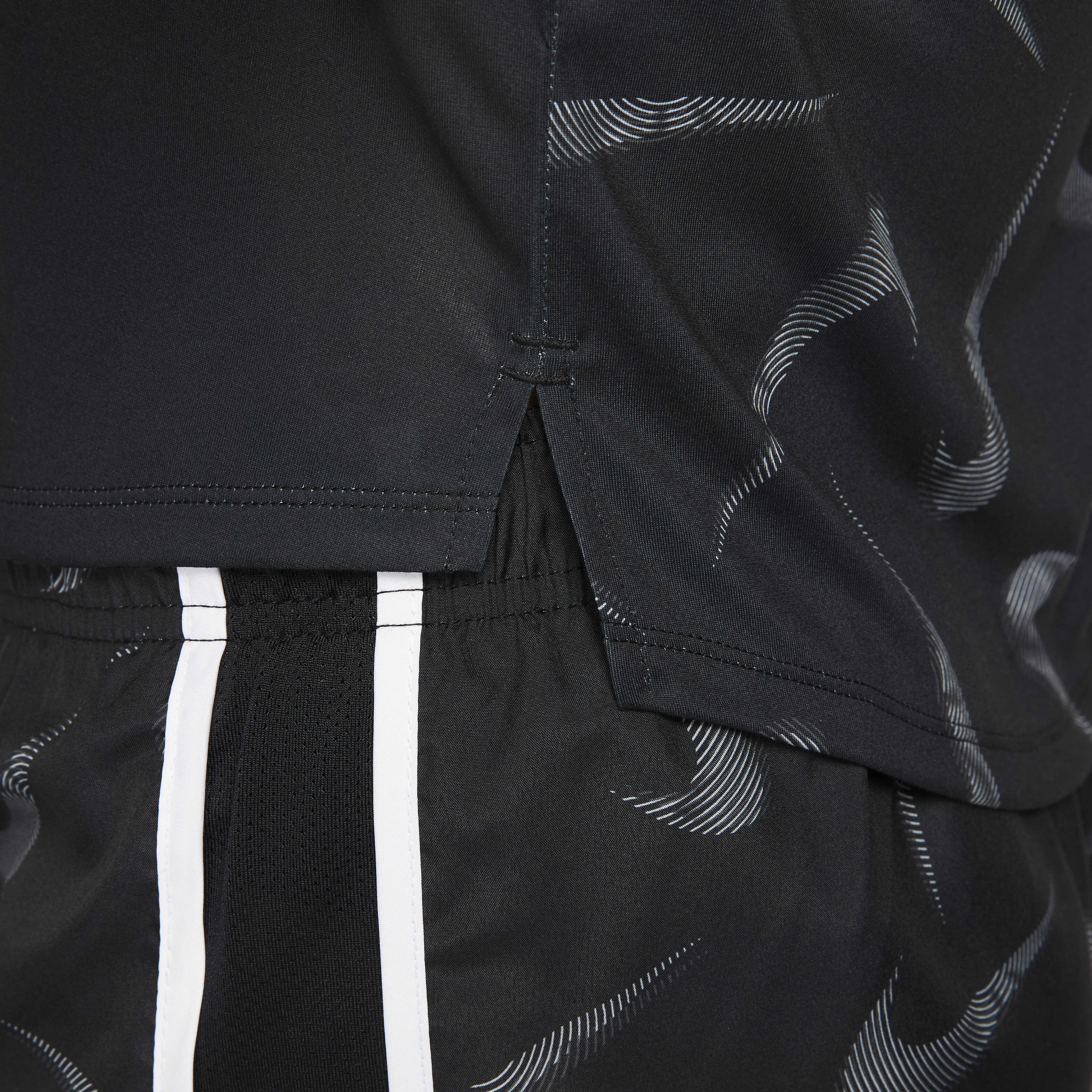 Nike Dri-FIT Swoosh image number 3