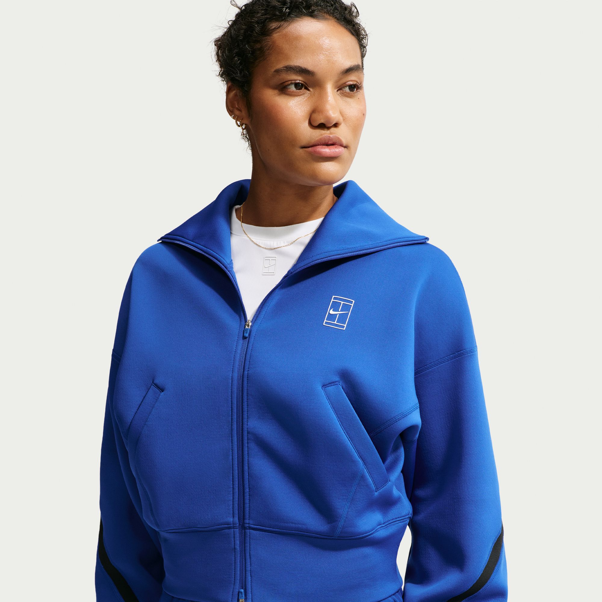 Nike Advantage image number 2