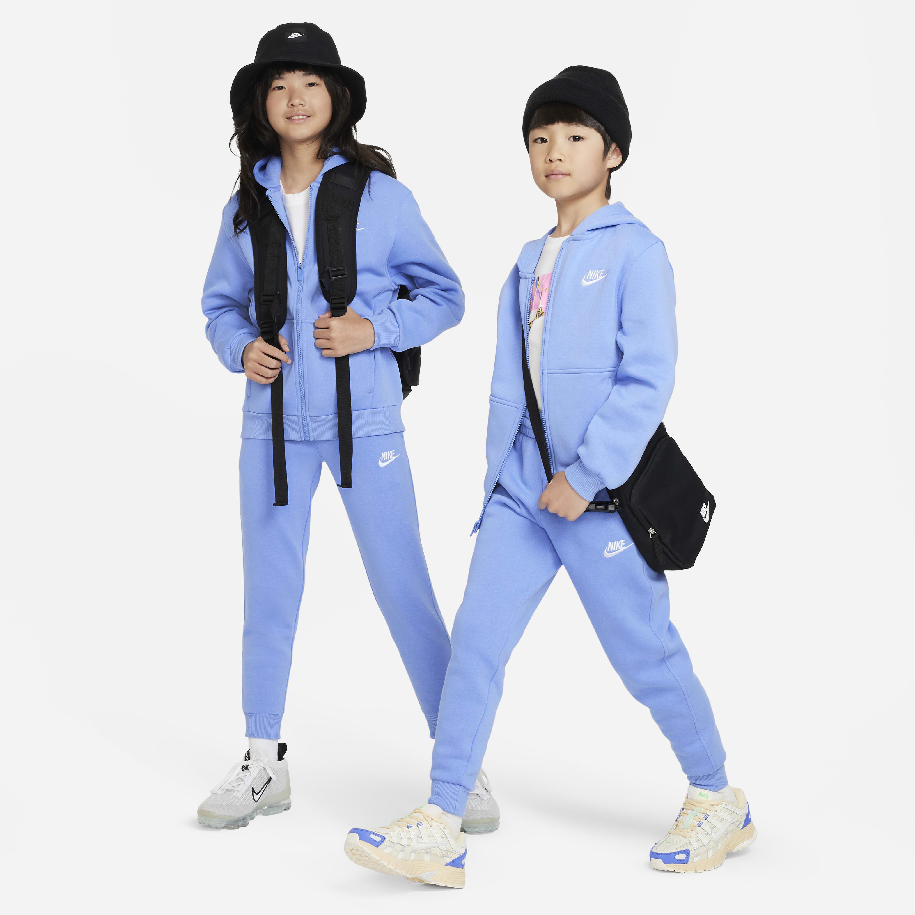 نايكي سبورتسوير كلوب فليس image number 5