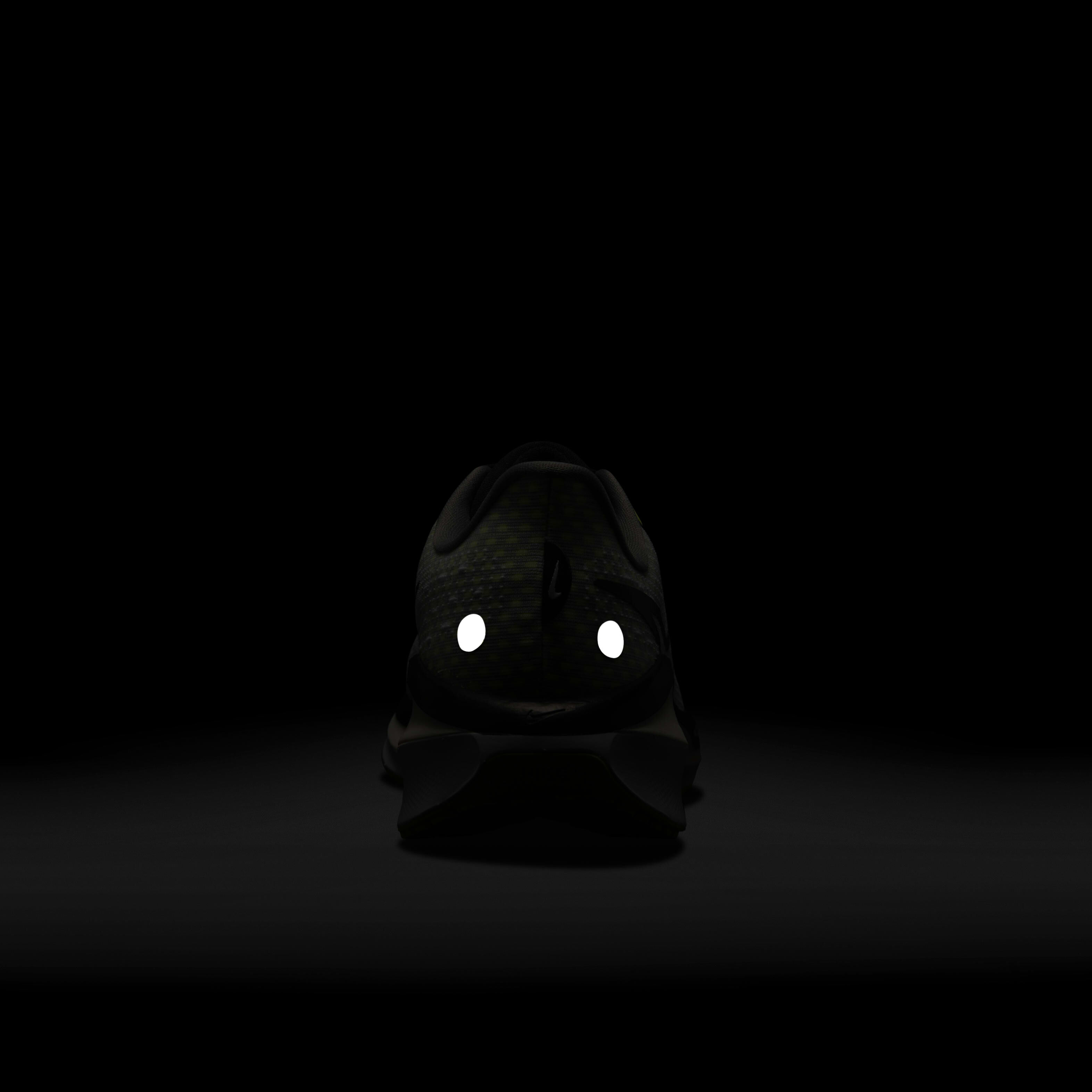 Nike Vomero 17 image number 9