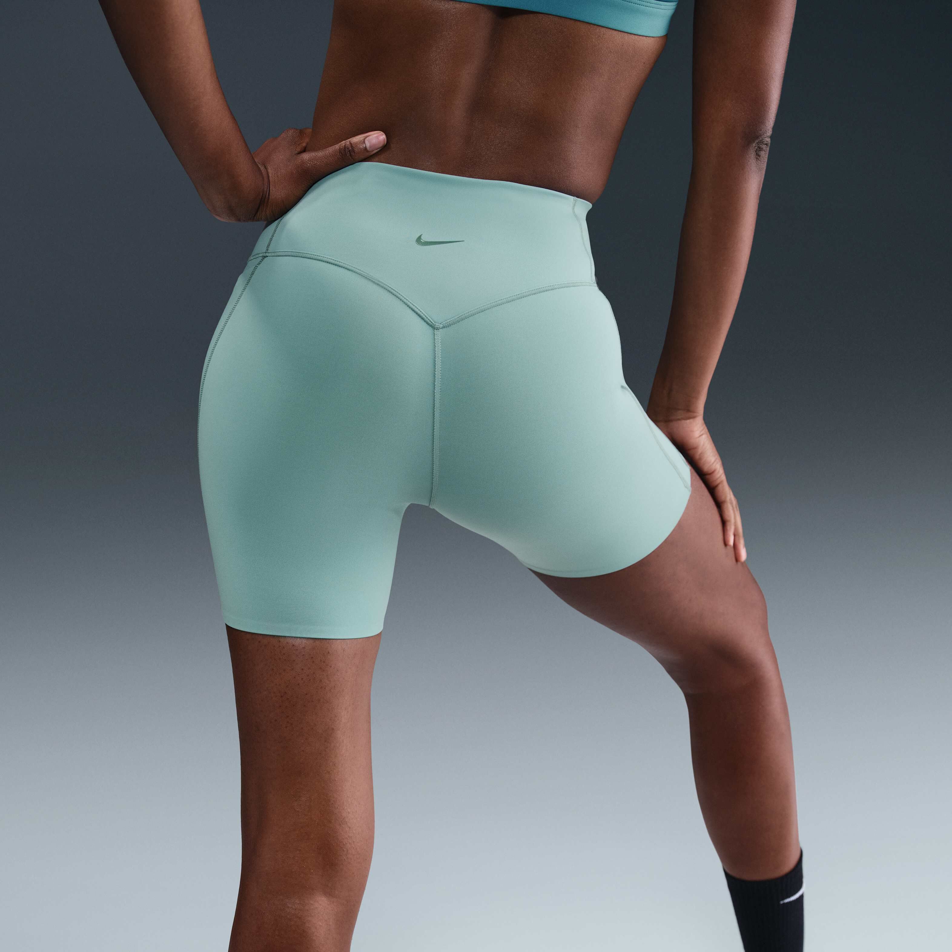 Nike Universa image number 2