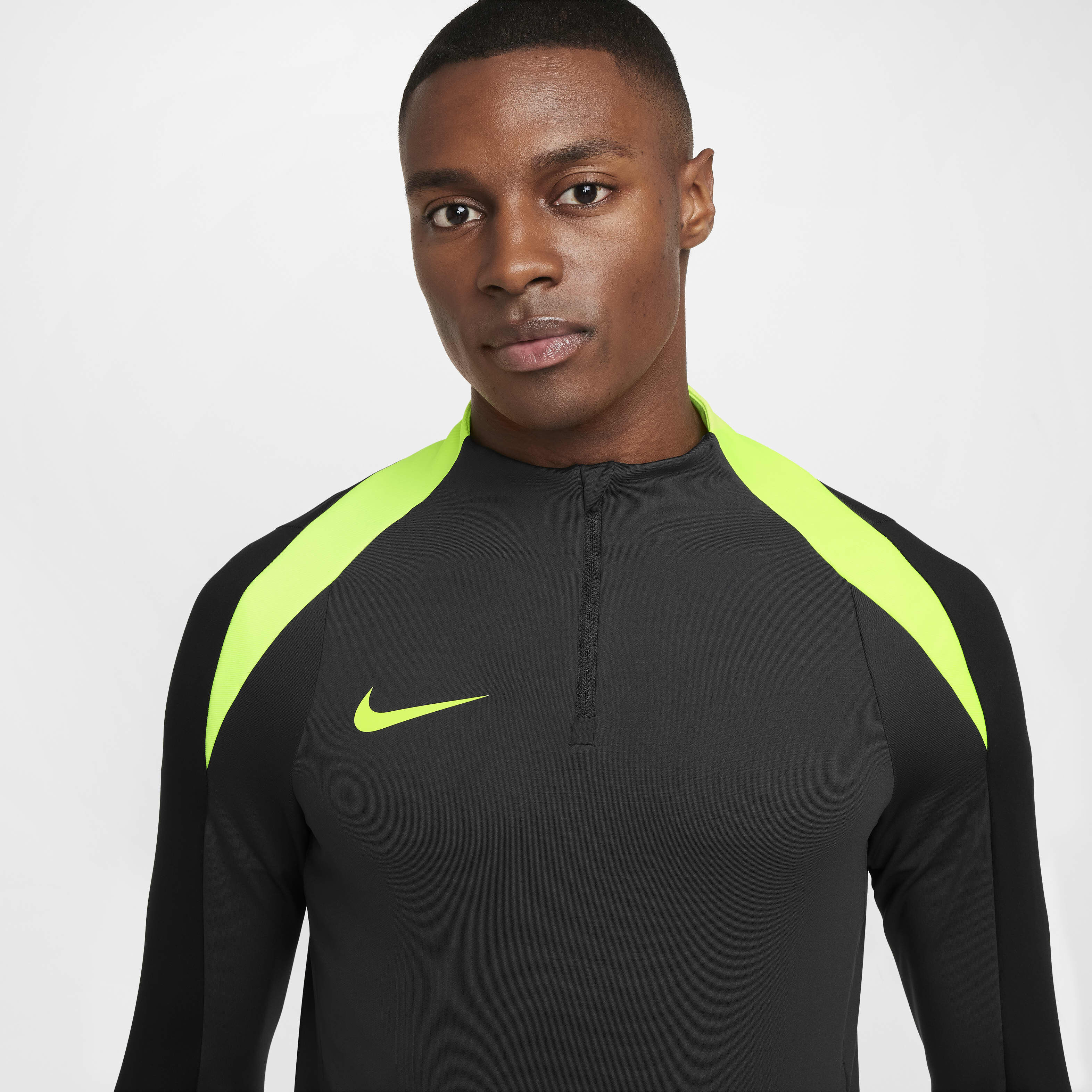Nike Strike image number 2