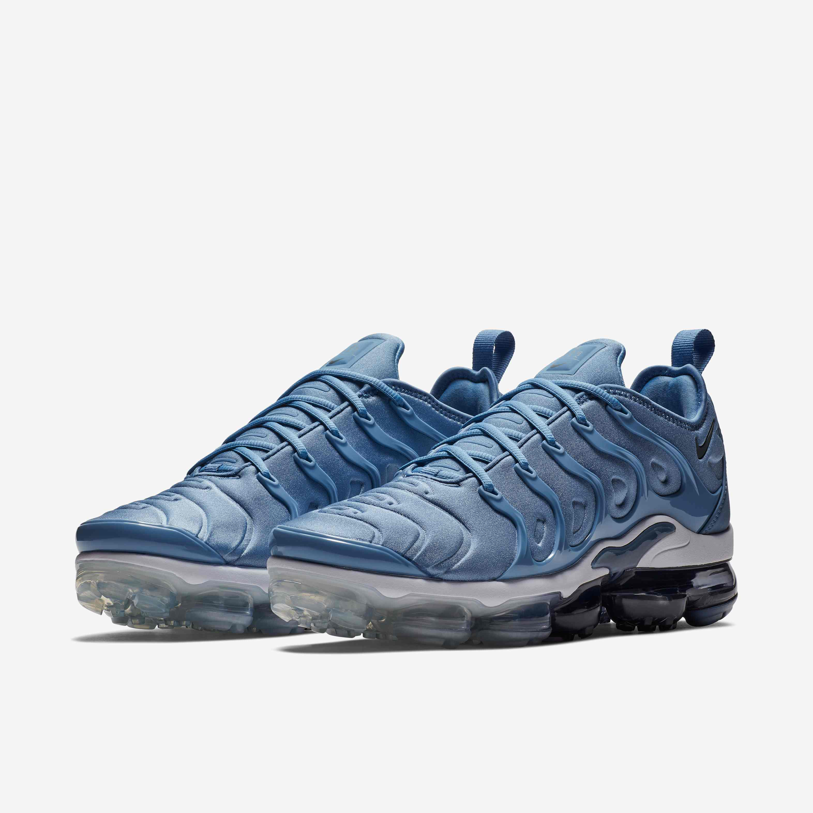 Nike Air VaporMax Plus image number 4