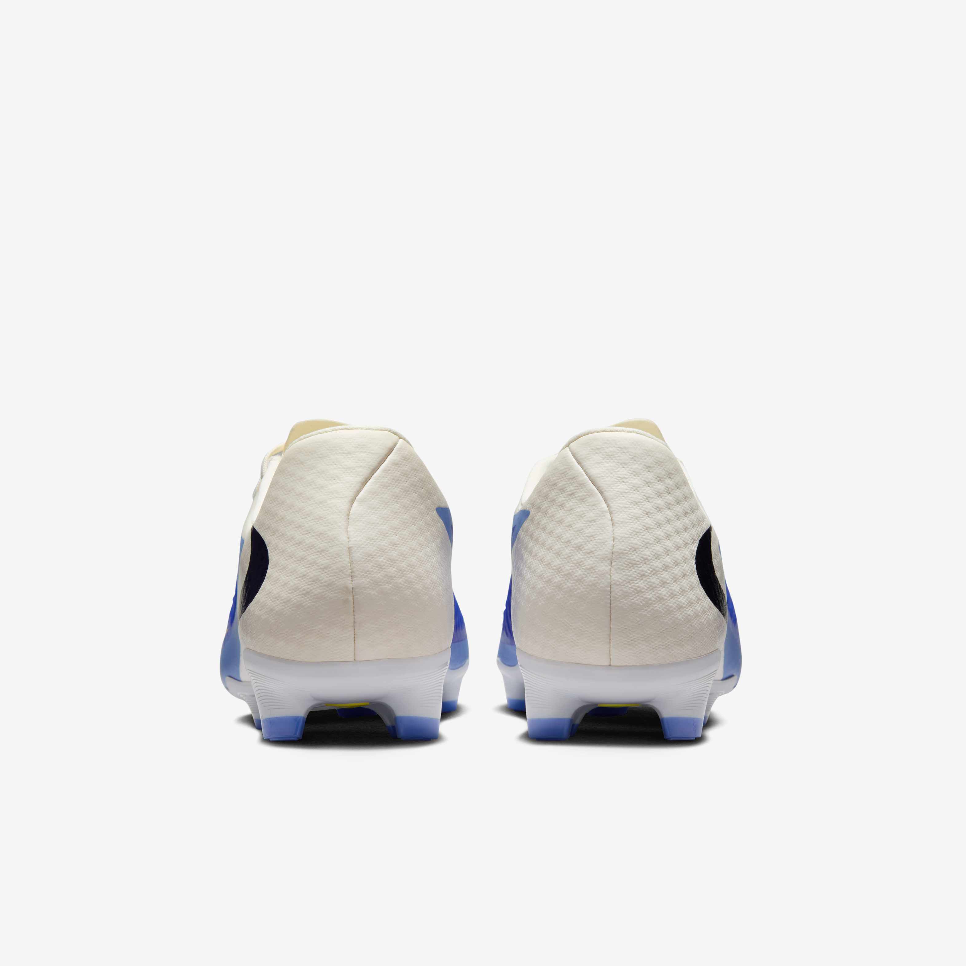 Nike Phantom 6 Low Academy image number 5