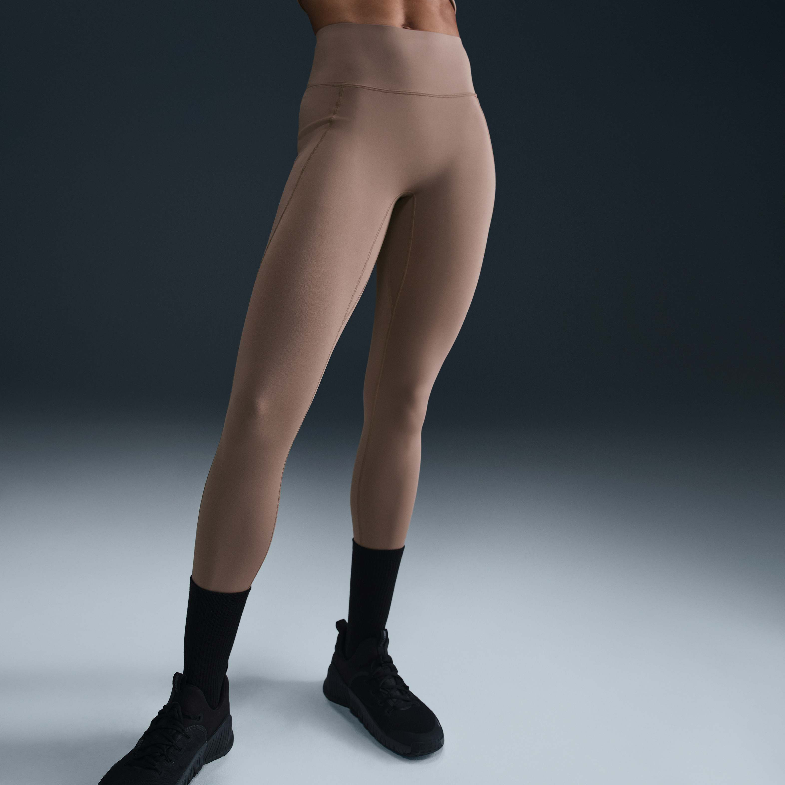 نايكي يونيفيرسا image number 1