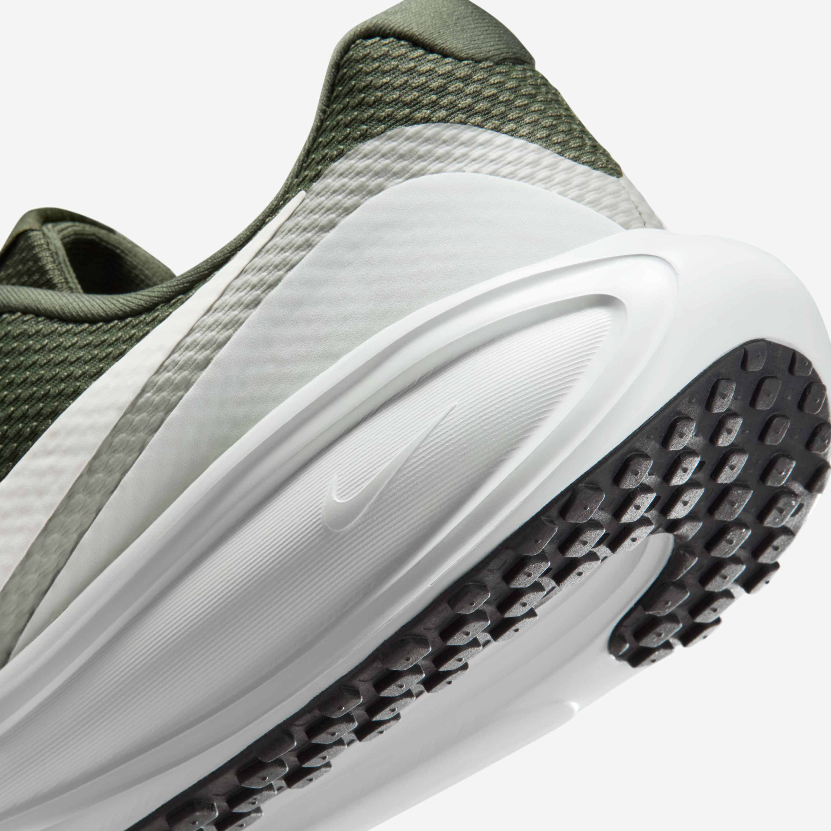 Nike Revolution 8 image number 7