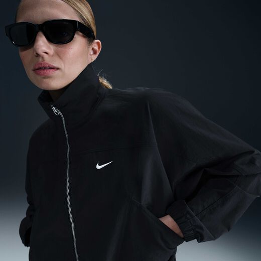 Leah Williamson-Nike, Nike Sportswear Everything Wovens, Women's Oversized Repel UV Protection Jacket