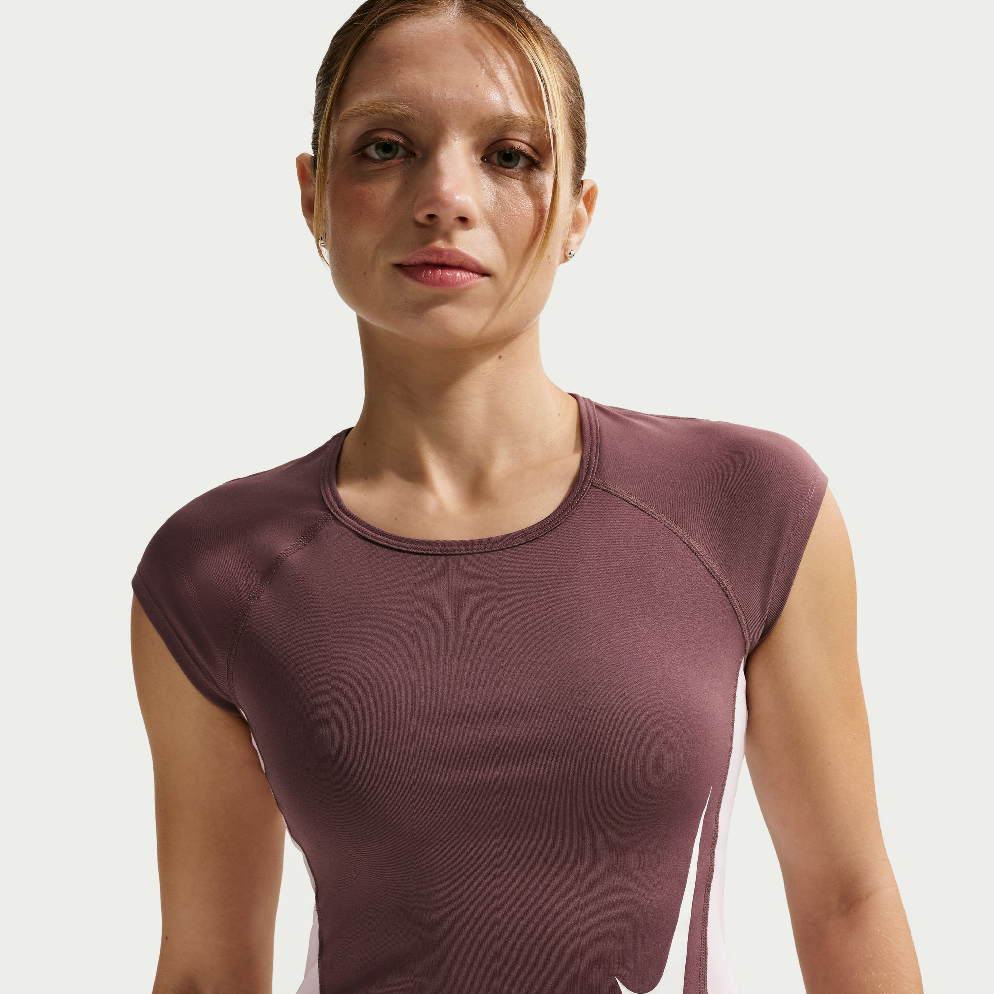 نايكي تيمبو سووش image number 2