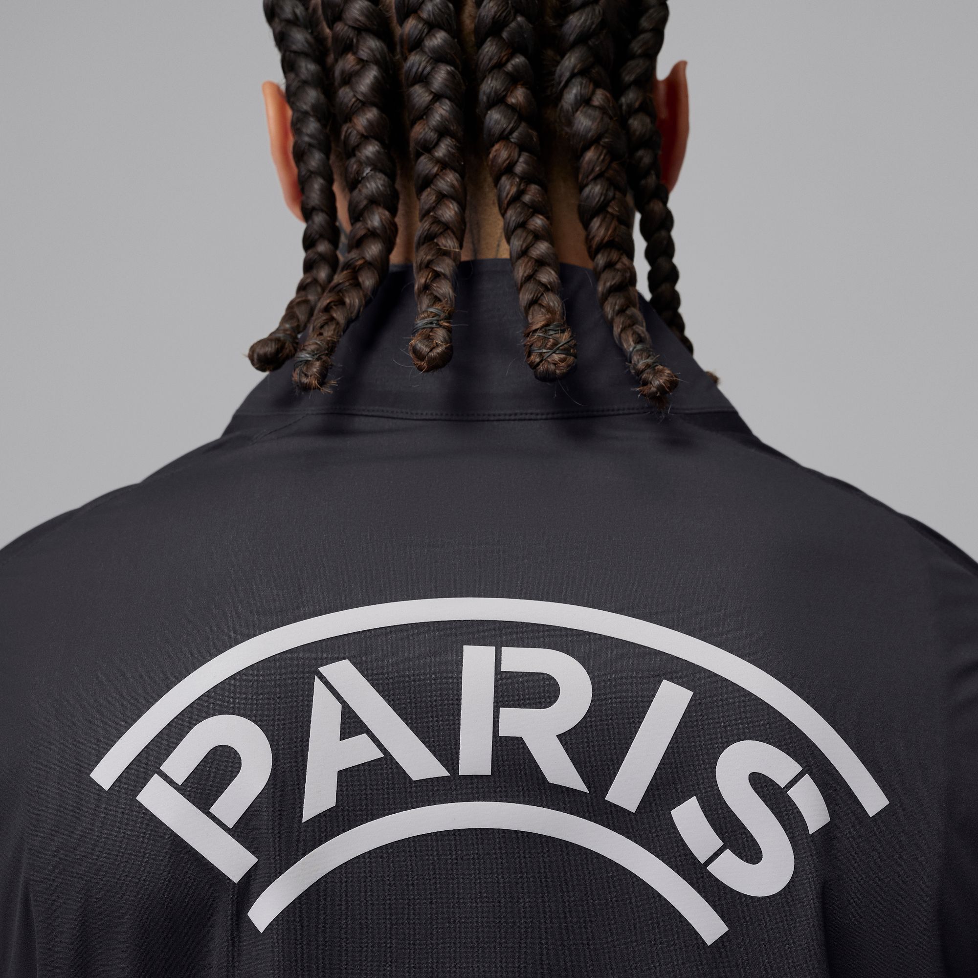 Paris Saint-Germain Strike Elite Night Edition image number 3