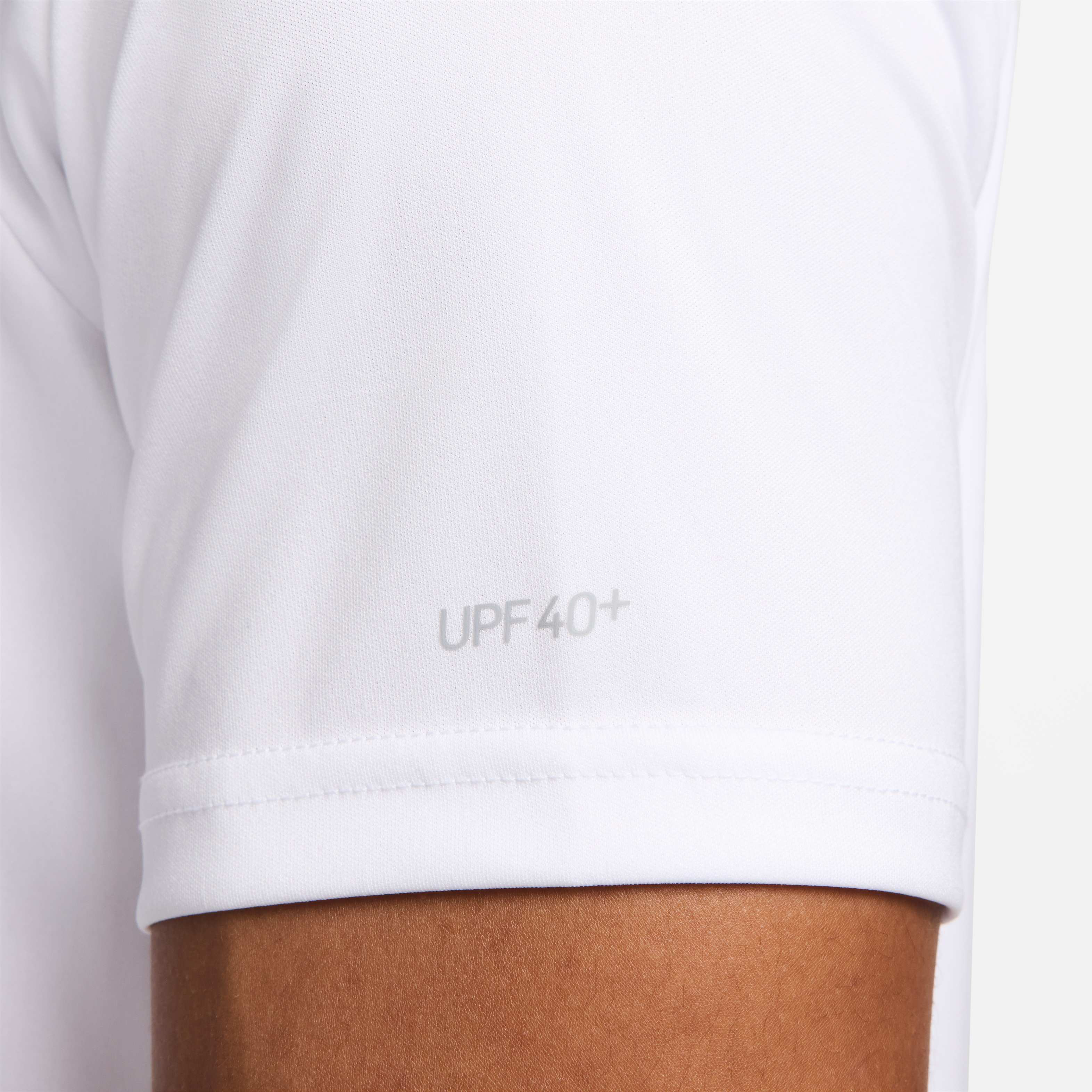 Nike Essential image number 4