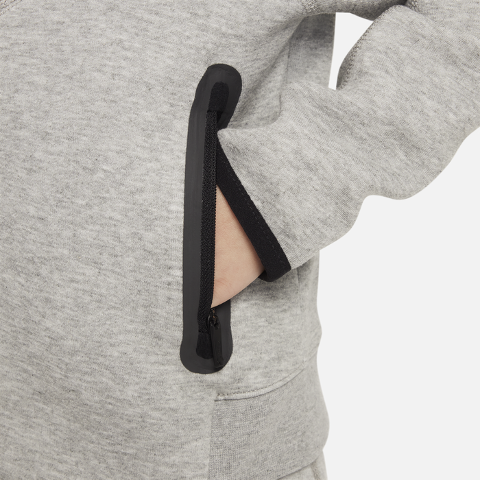 طقم نايكي سبورتسوير تك فليس بسحاب كامل image number 3 طقم نايكي سبورتسوير تك فليس بسحاب كامل image number 3