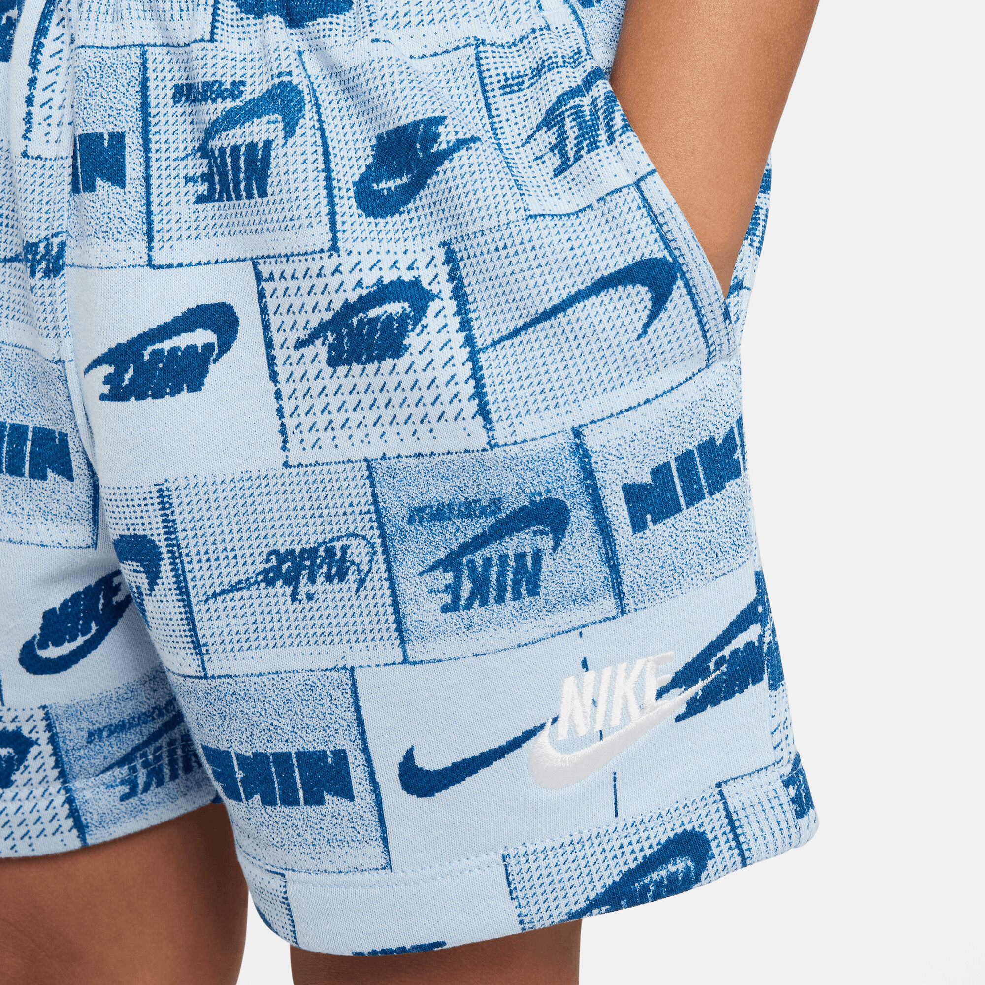 Nike Sportswear Club image number 3