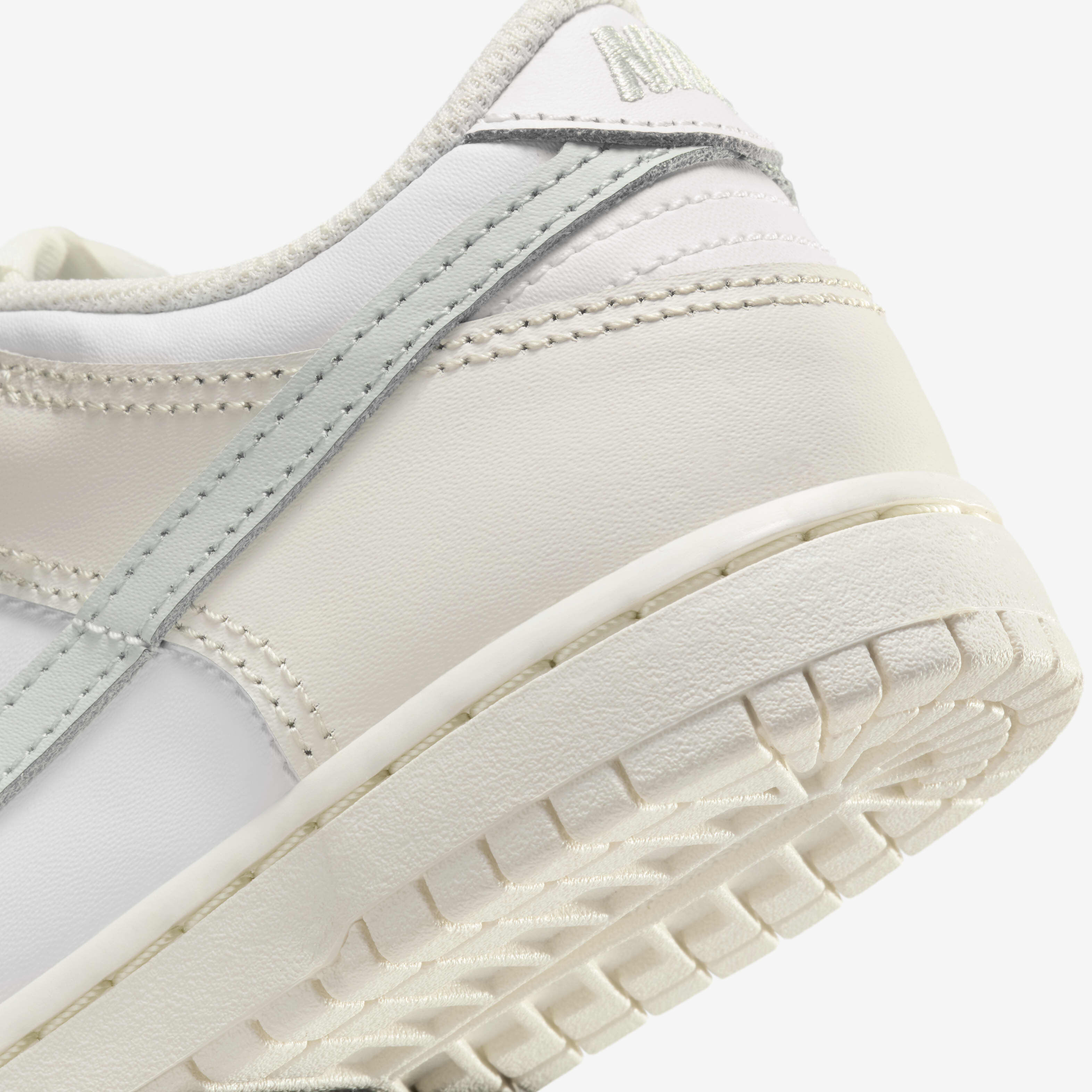 Nike Dunk Low image number 7