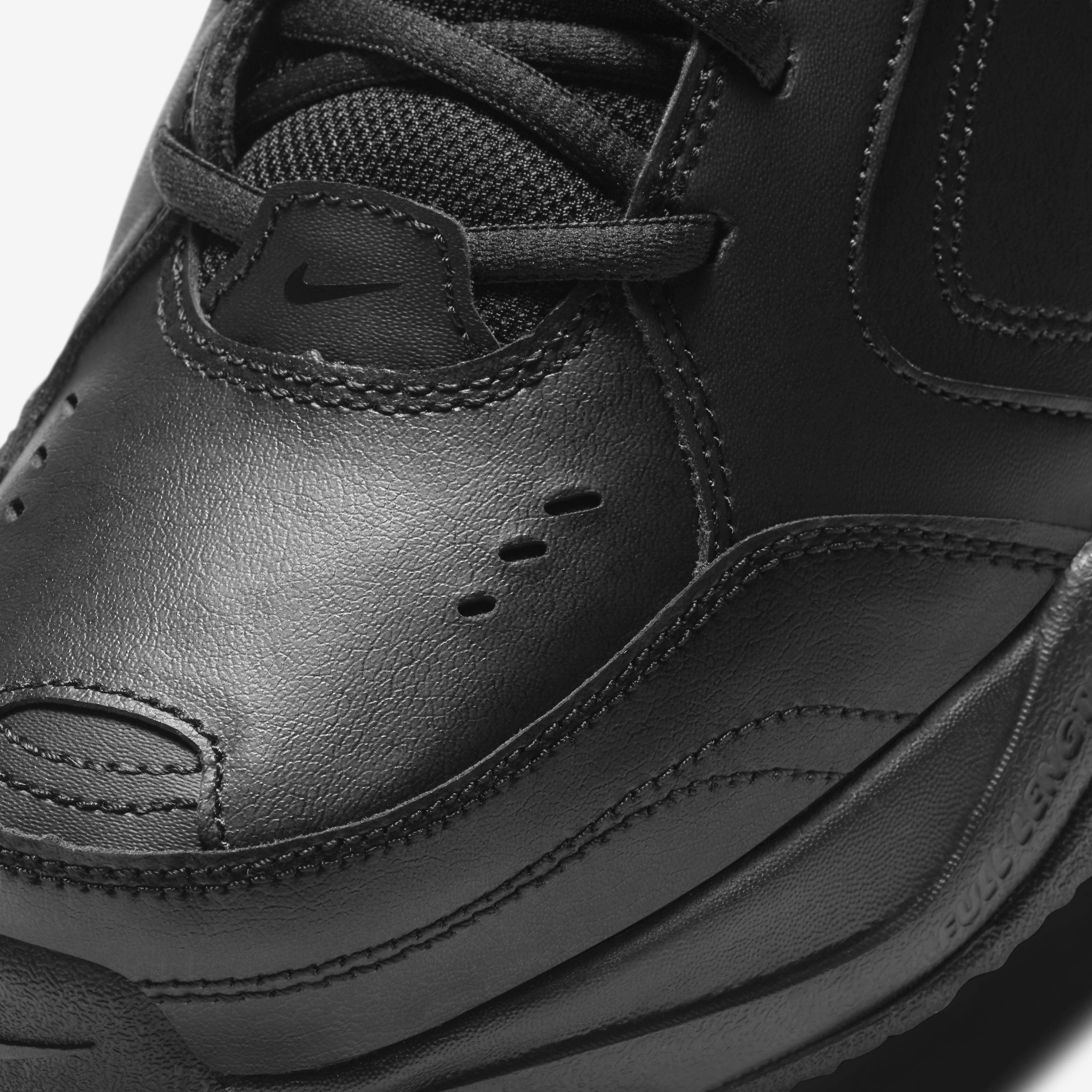 Monarch nike black clearance