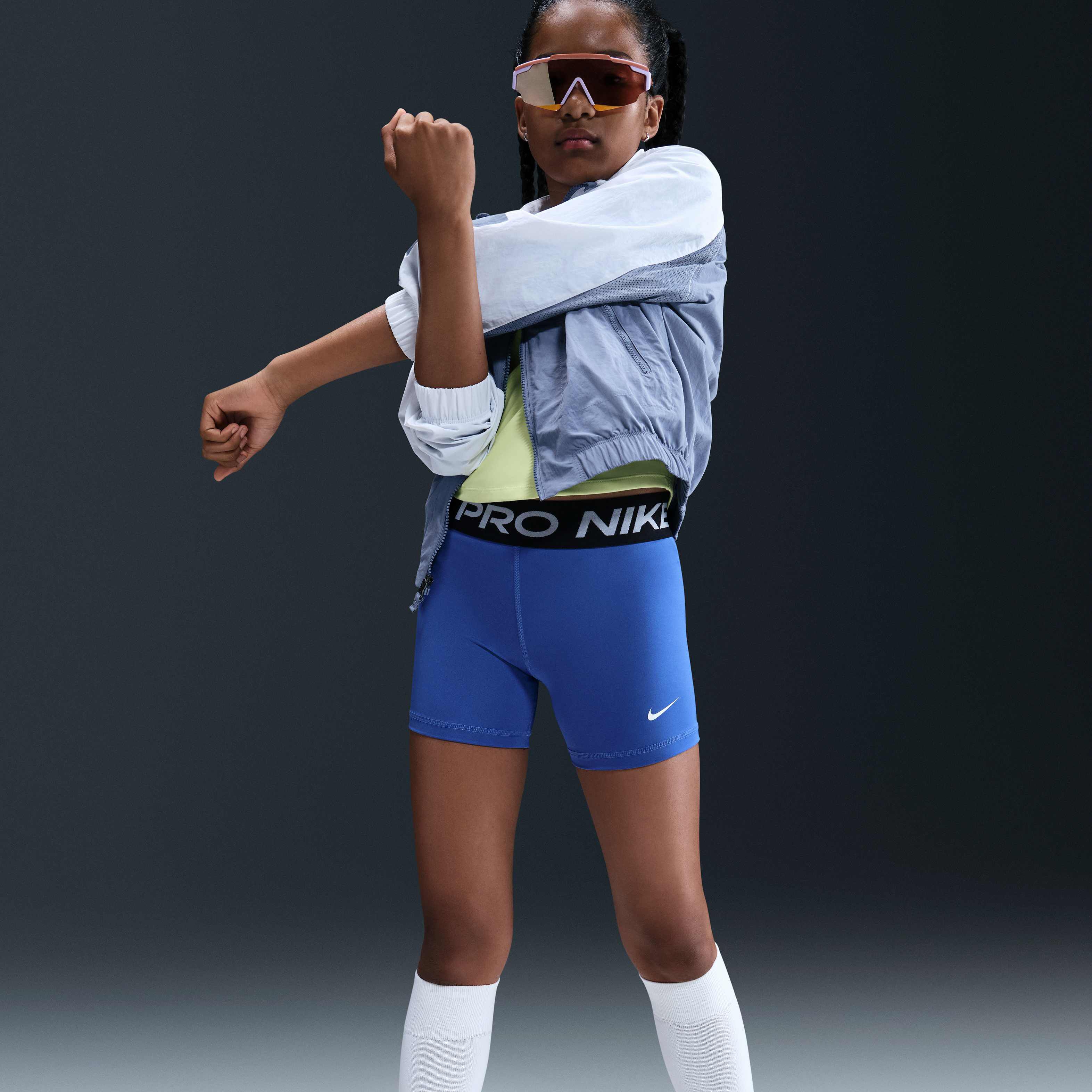 Nike Pro image number 4