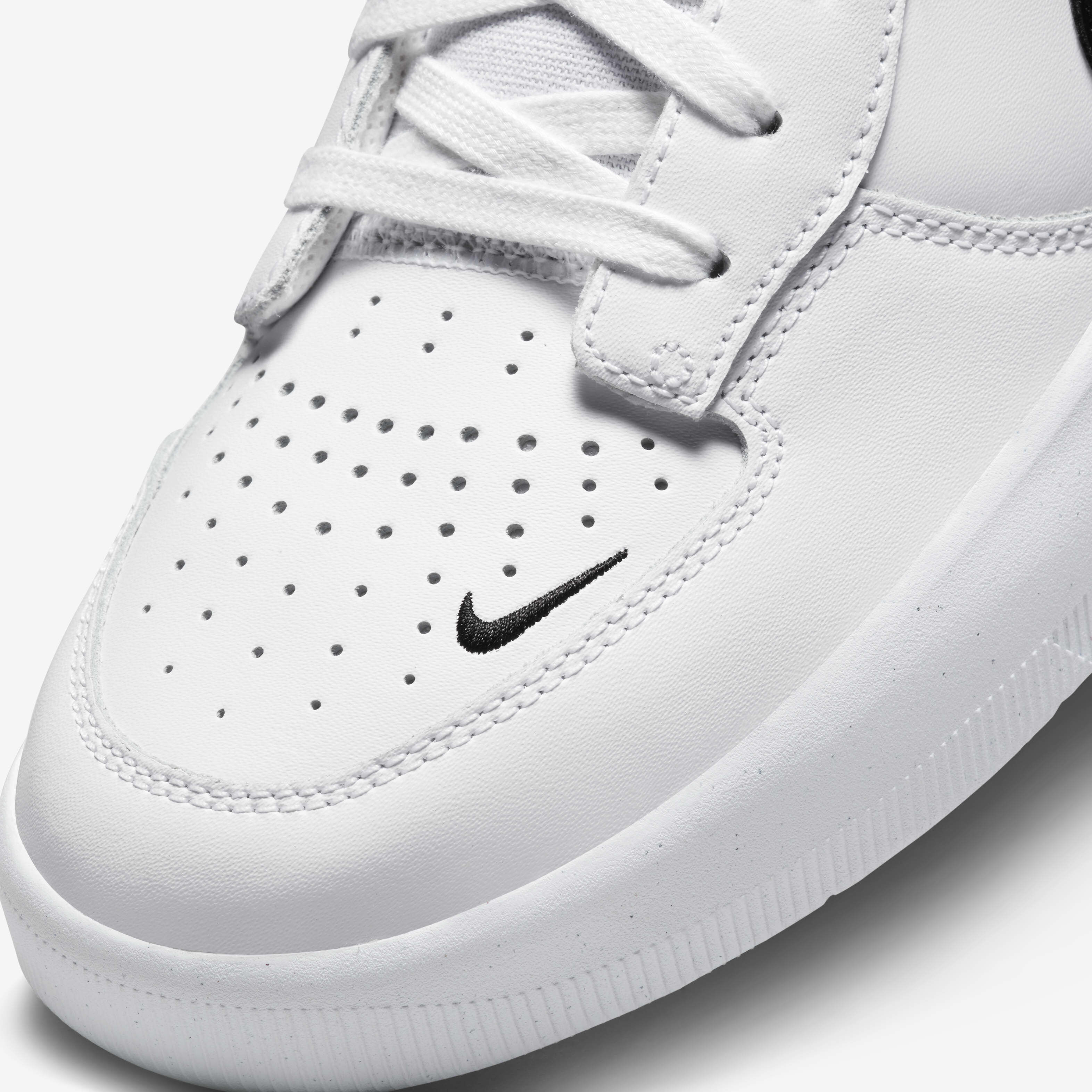 Nike suisse shop hotsell