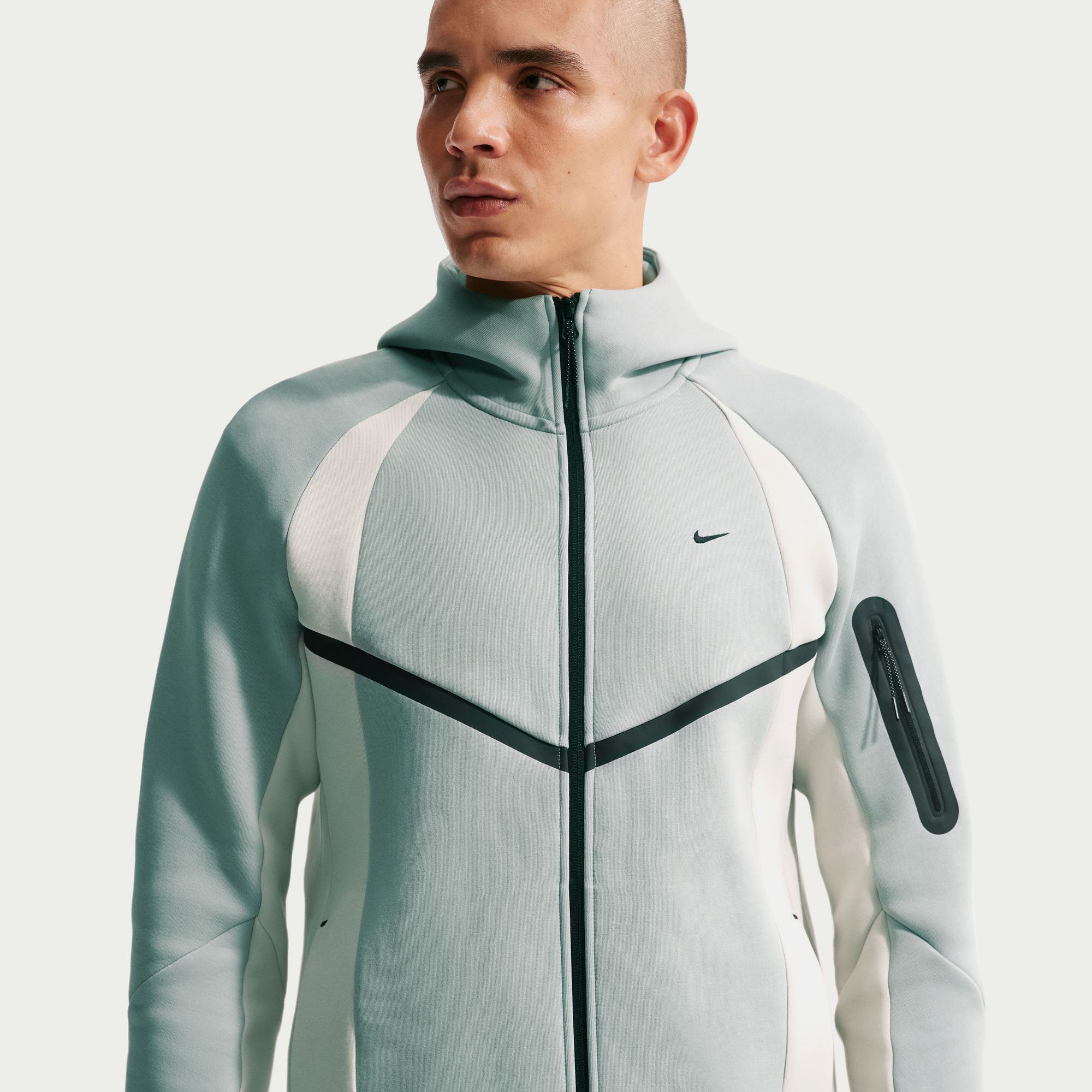 Nike Tech image number 2