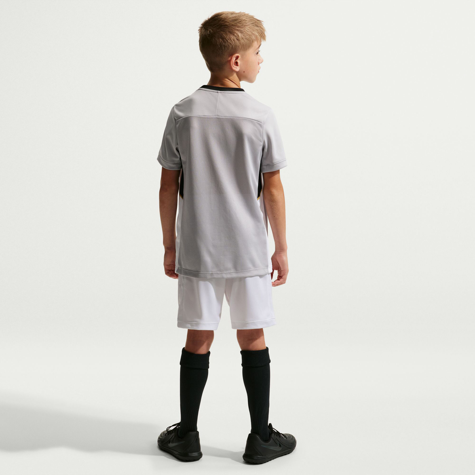 نايكي أكاديمي image number 1