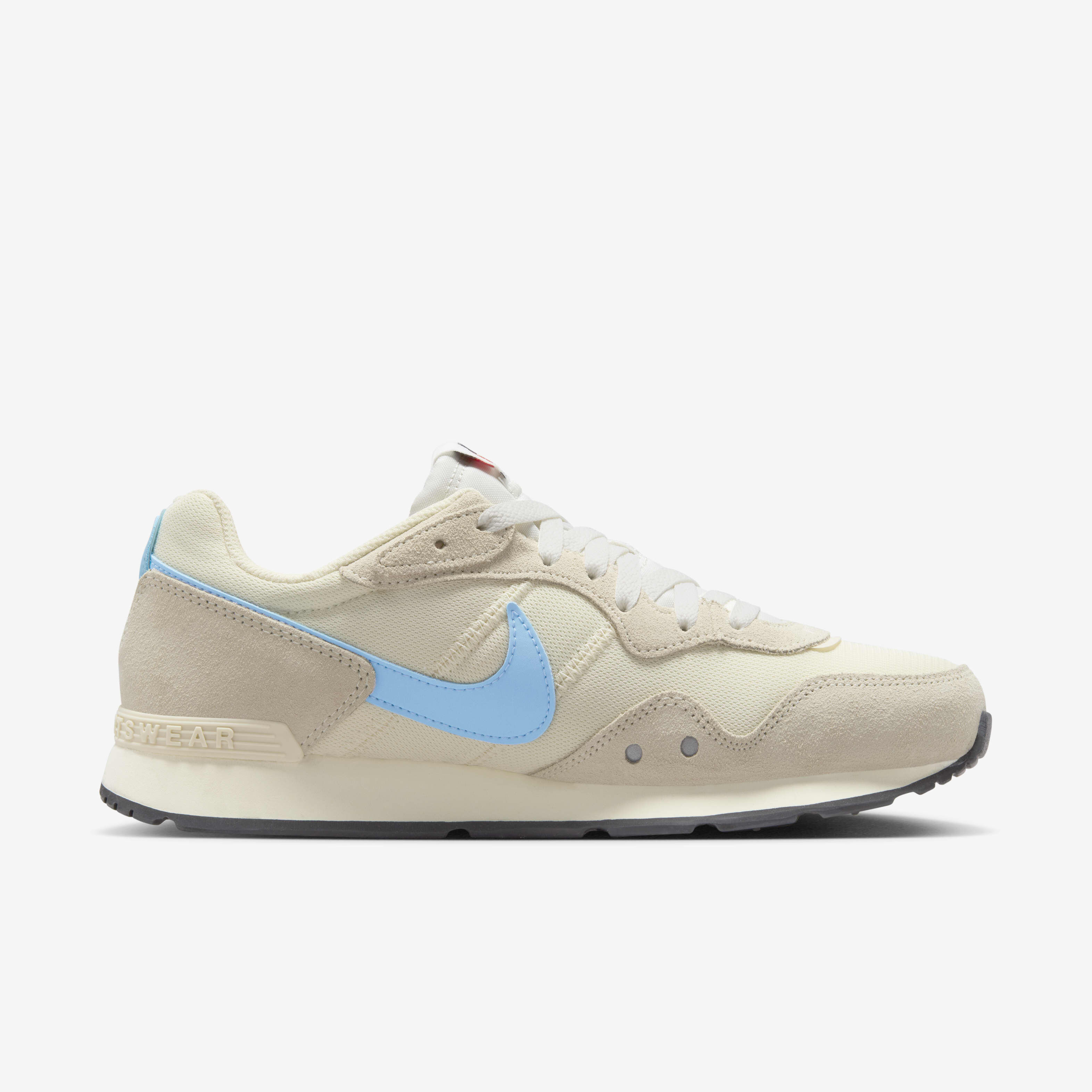 Nike Venture Runner image number 2