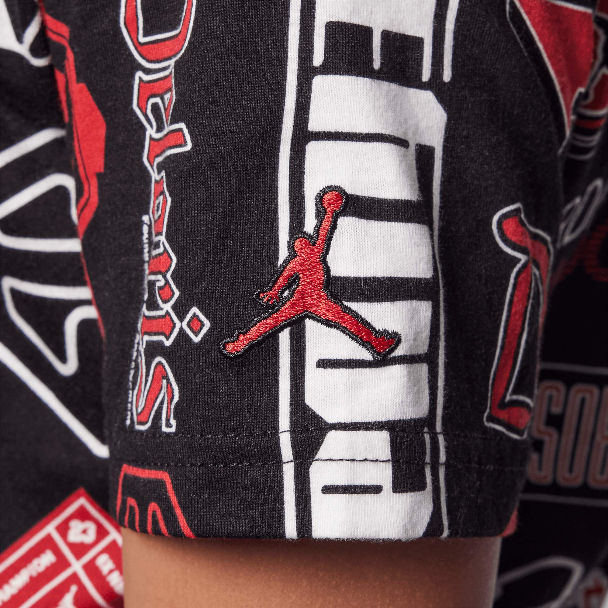 Jordan Essentials image number 3