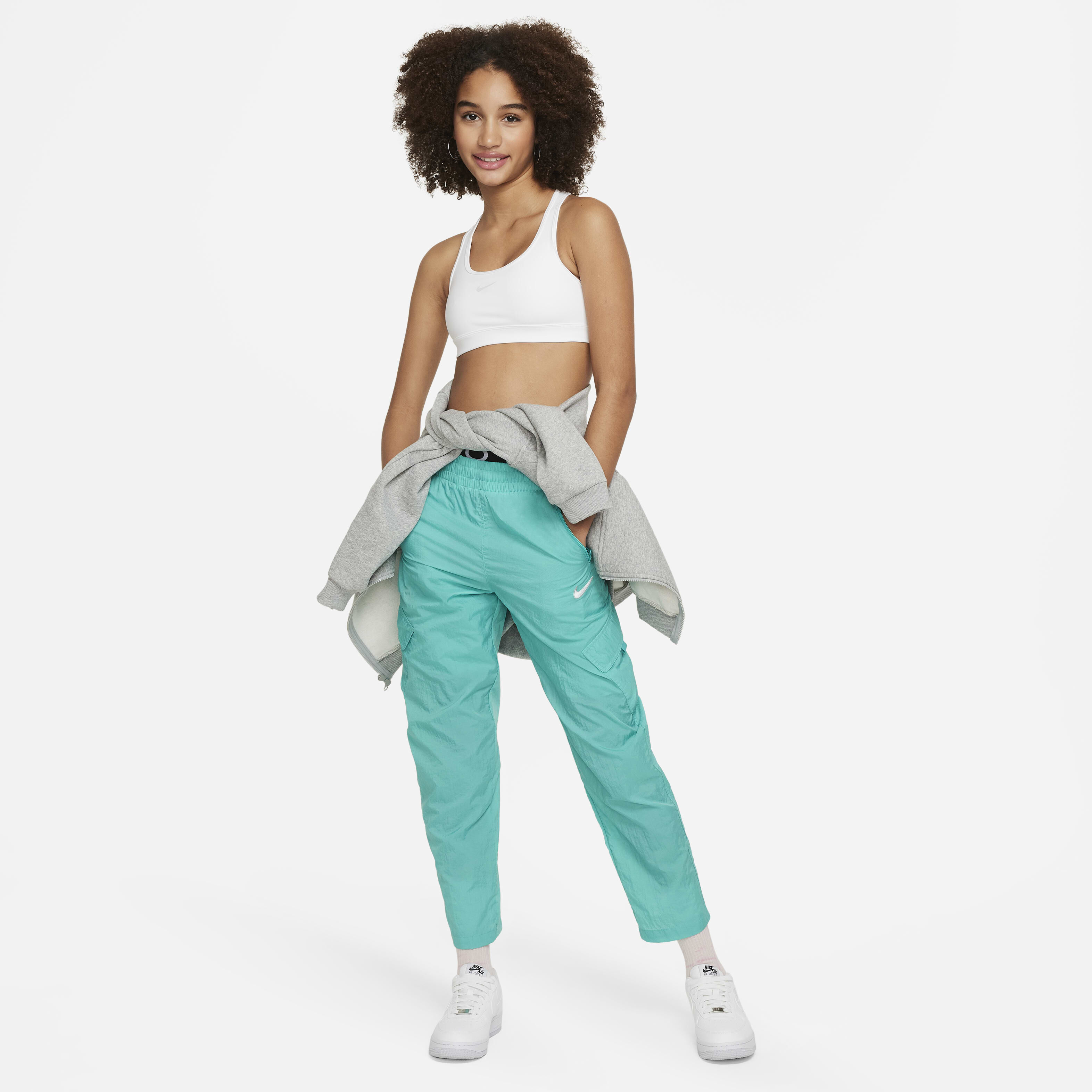 نايكي سووش image number 4