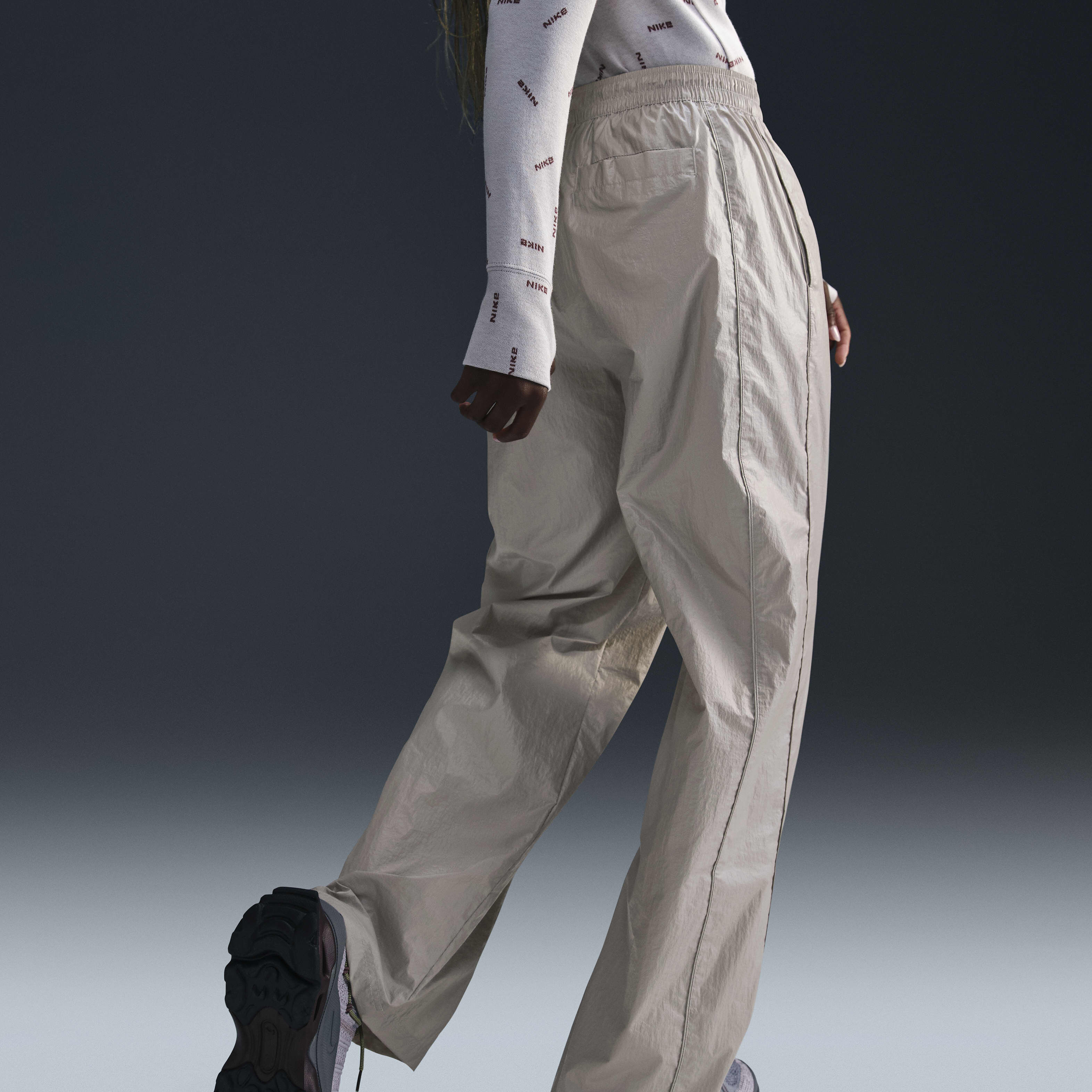 Nike Windrunner image number 2