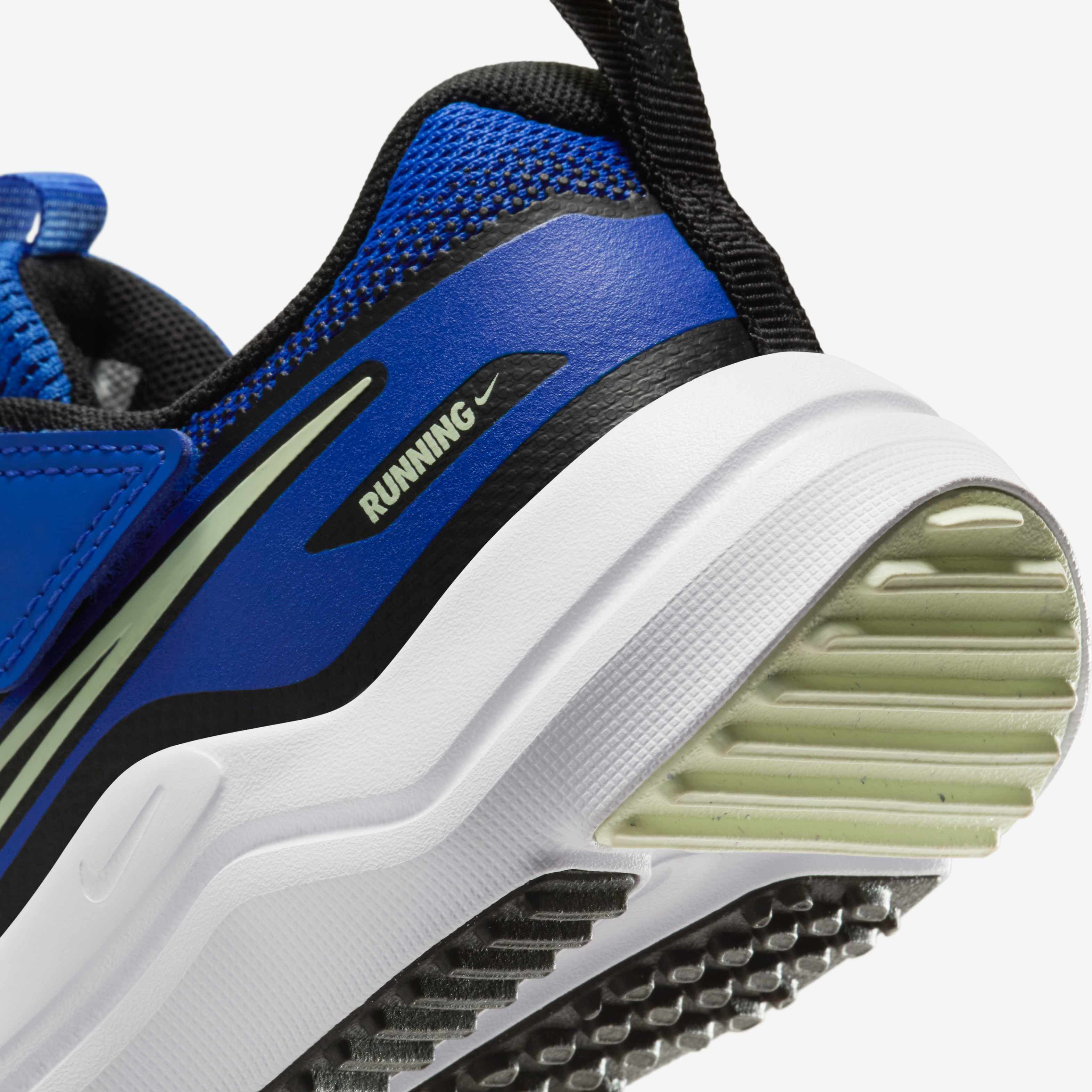 Nike Cosmic Runner image number 7