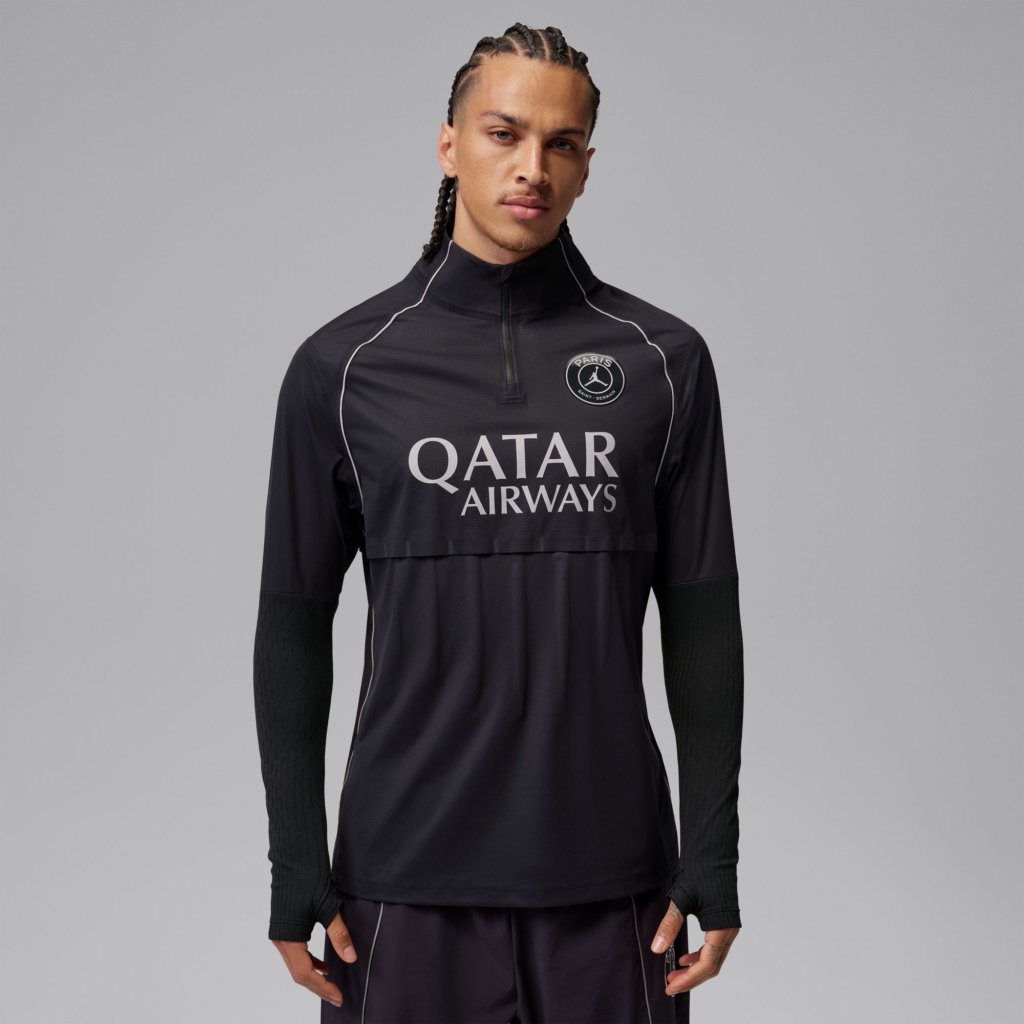 Paris Saint-Germain Strike Elite Night Edition image number 0