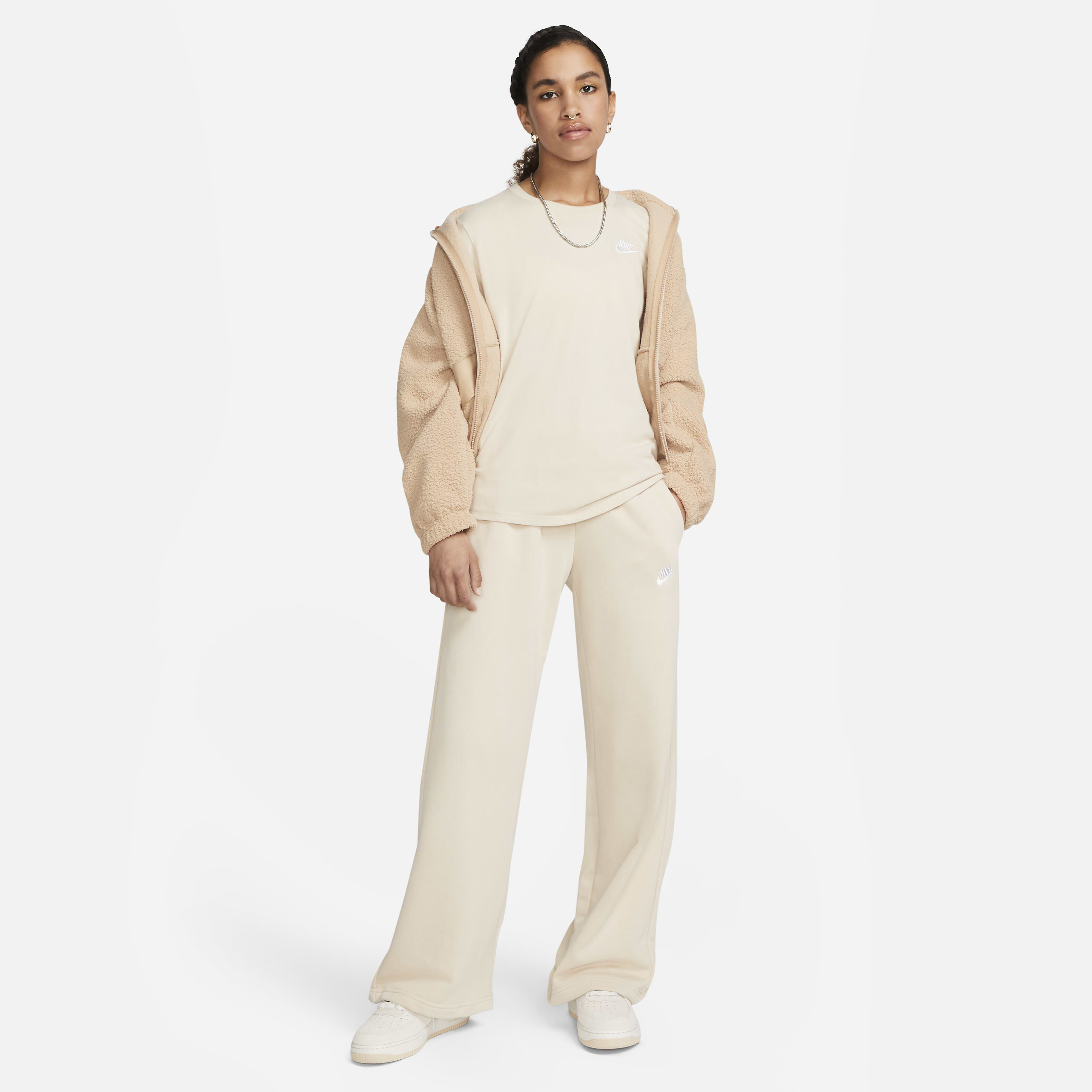 Nike Sportswear Club Essentials image number 4