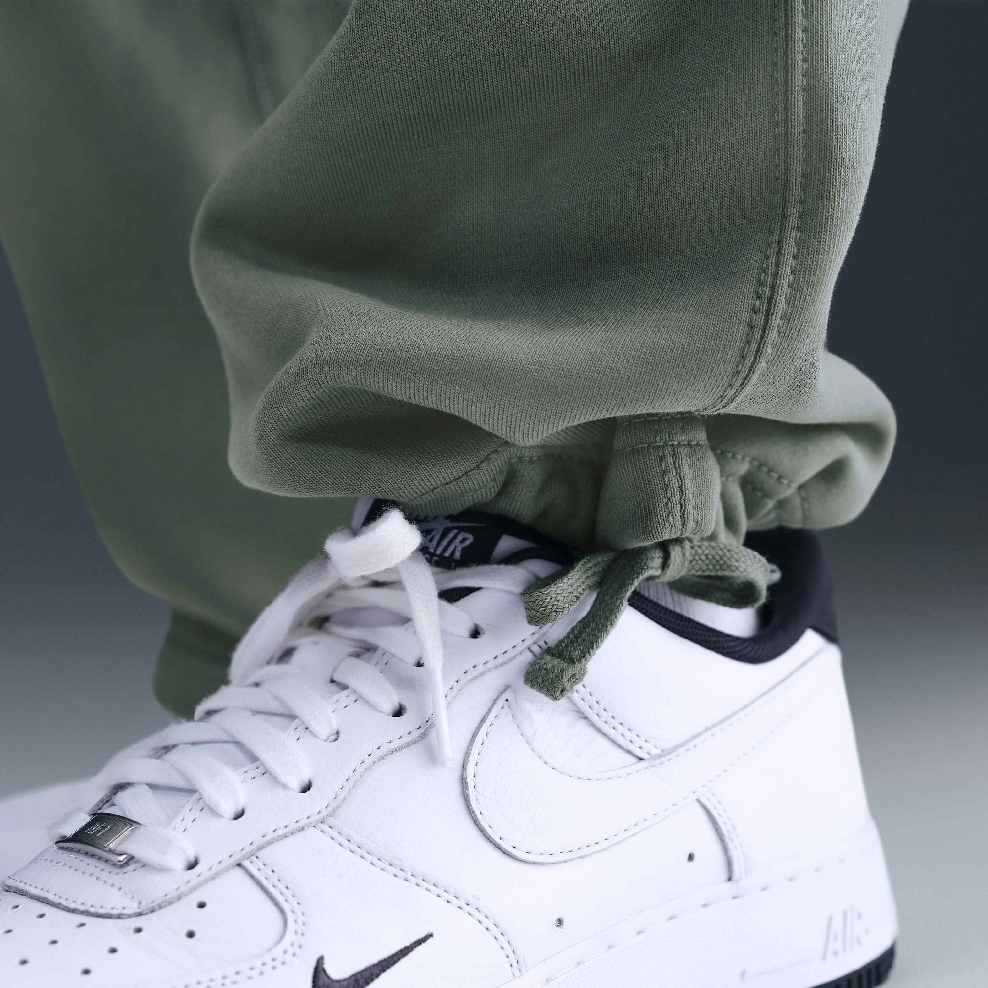 نايكي سولو سووش image number 5