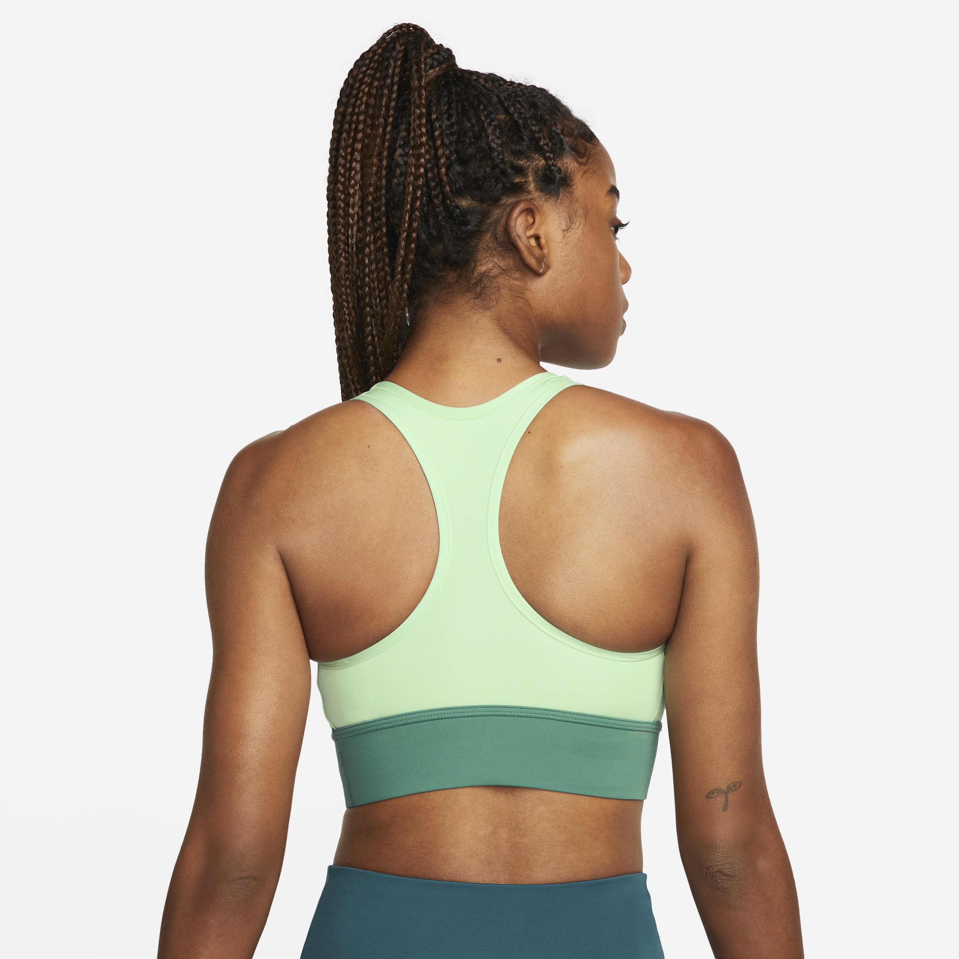 نايكي سووش image number 1