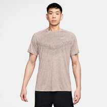 نايكي سترايد