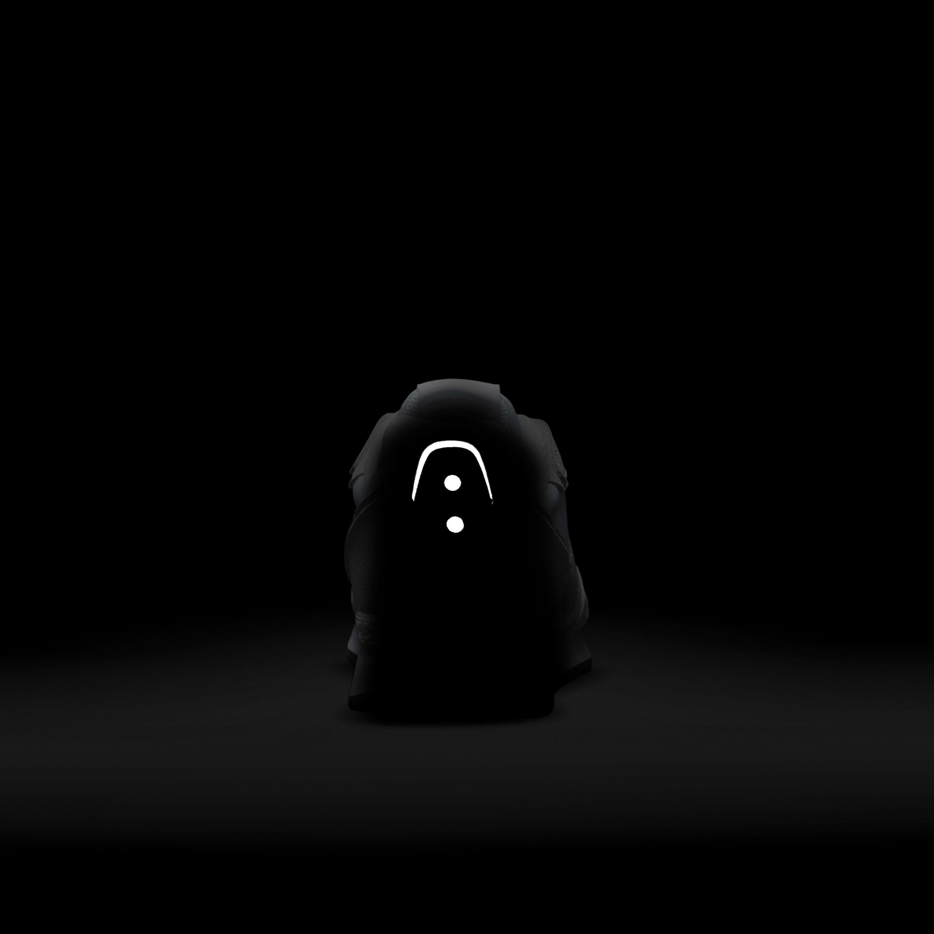 Women's Venture Runner Shoes image number 9