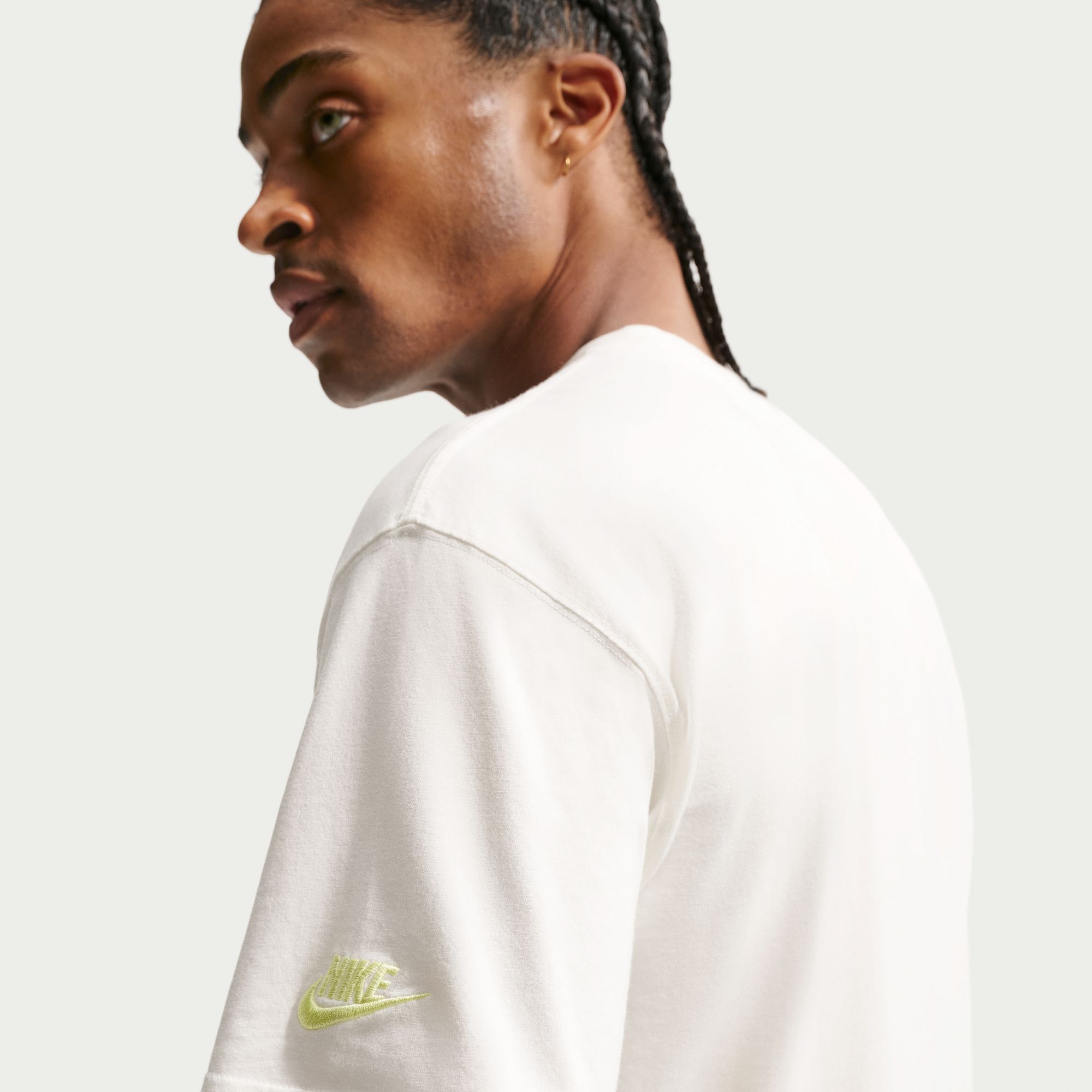 Nike image number 3