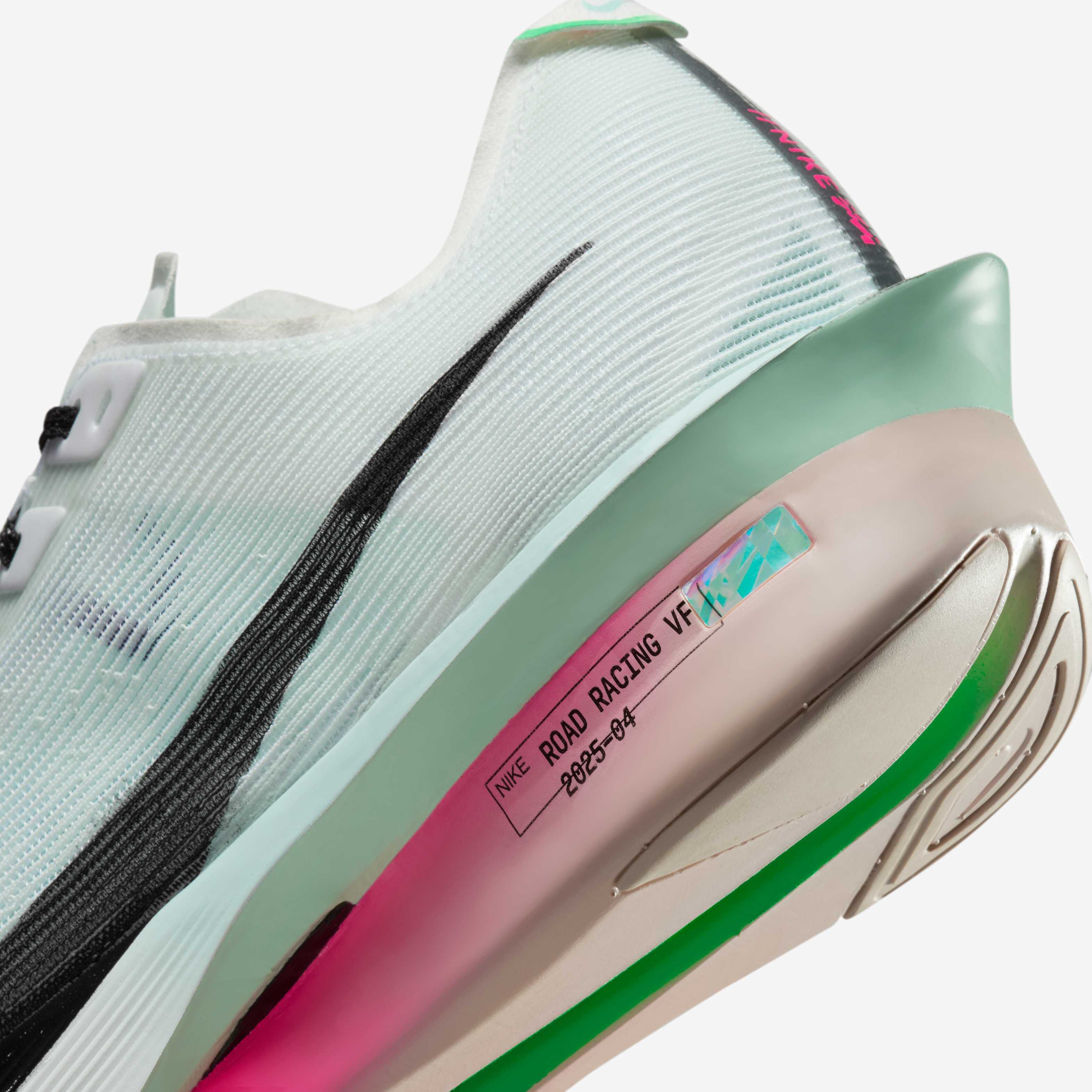 Nike Vaporfly 4 image number 7