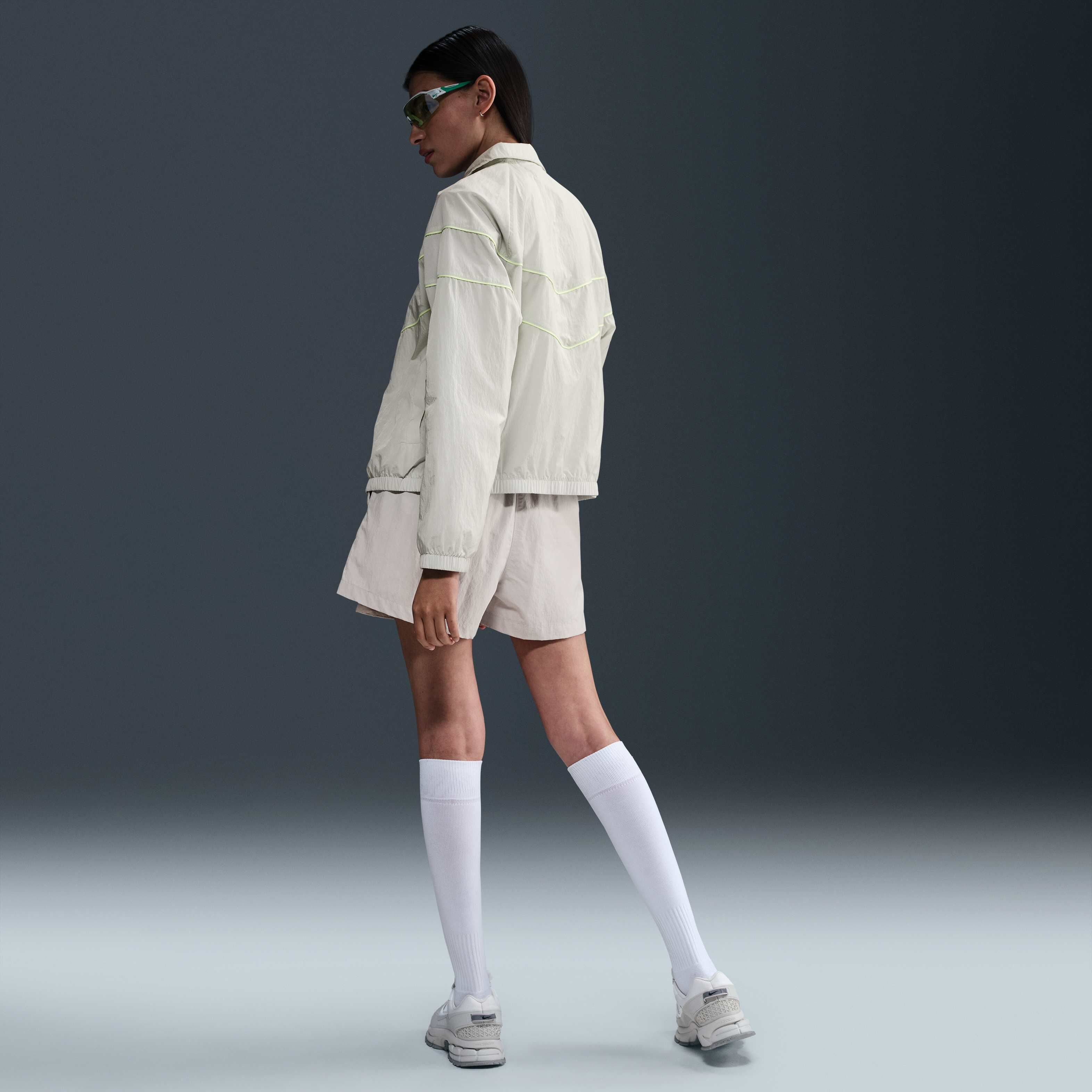 Nike Sportswear Essential image number 3