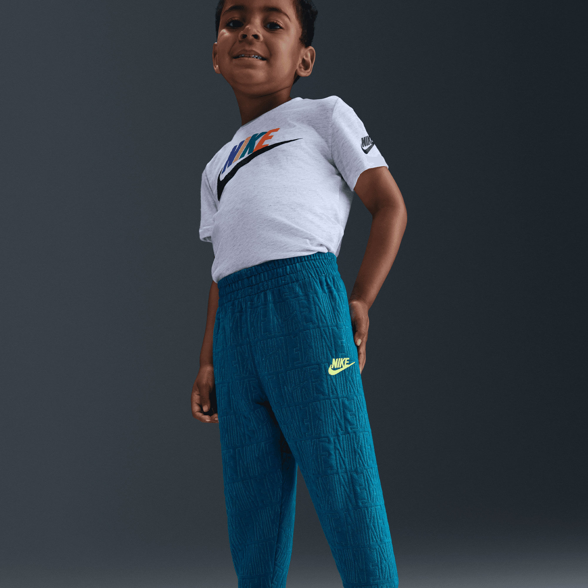 Nike Glow With Me image number 6