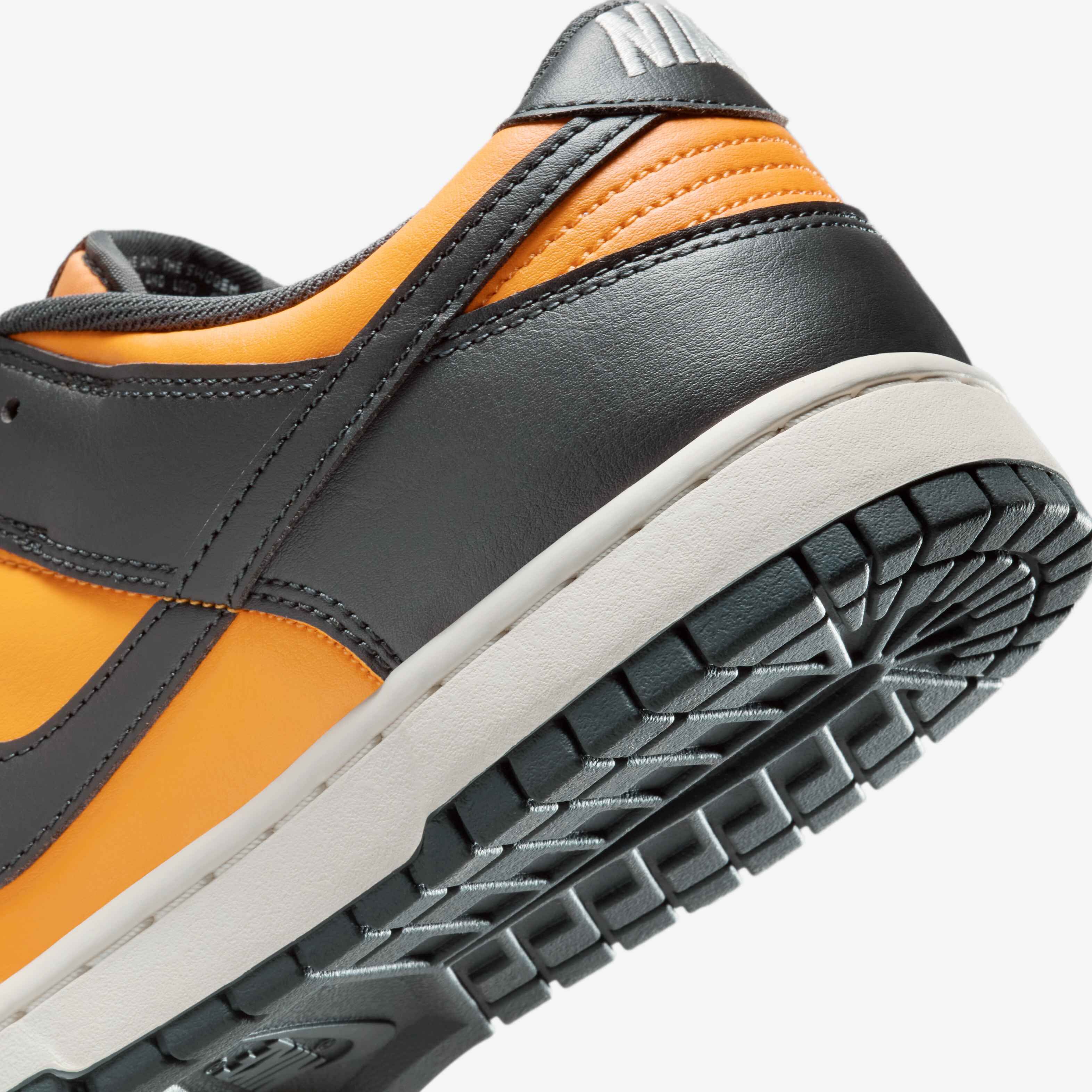 نايكي دانك لو ريترو image number 7