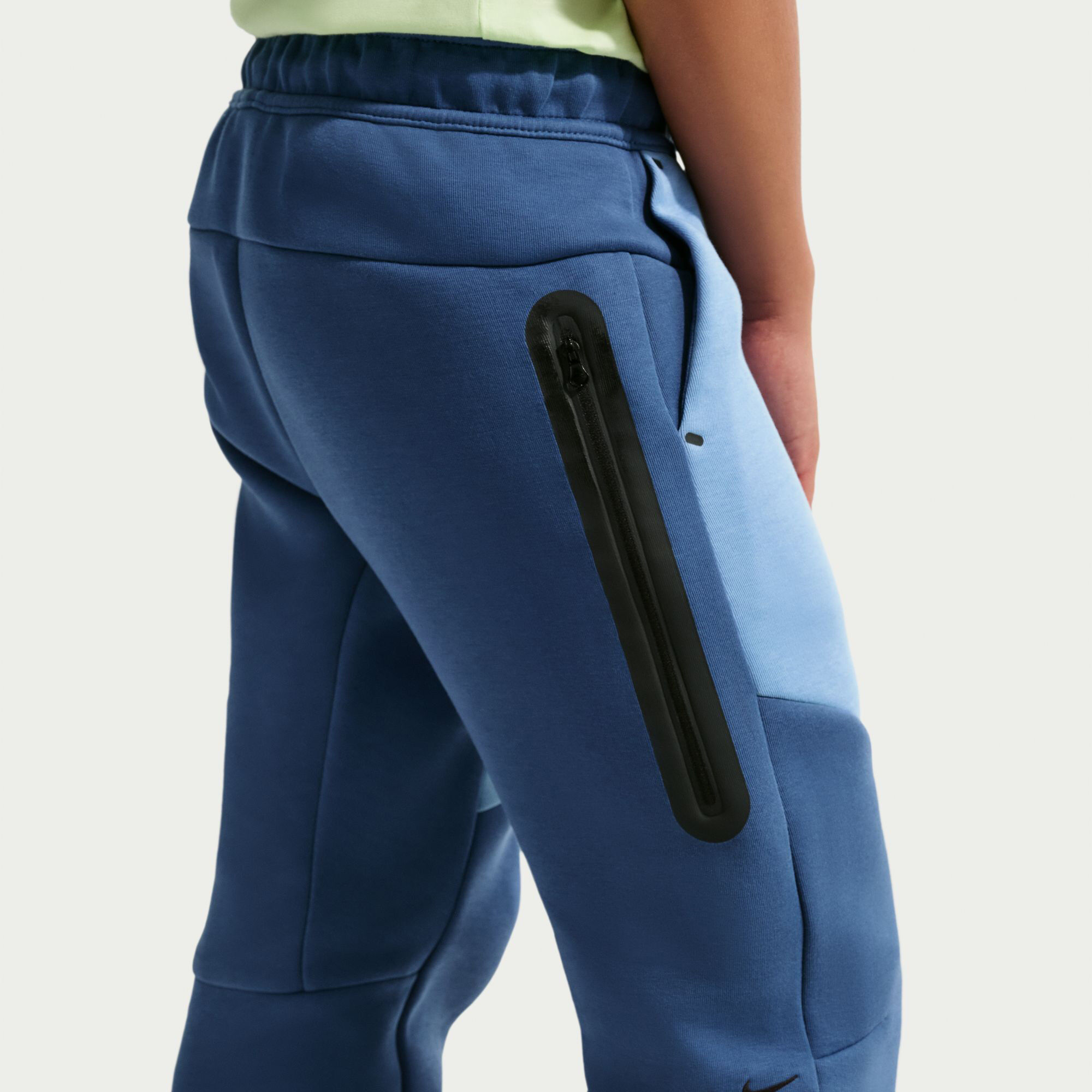 نايكي سبورتسوير تك فليس image number 3