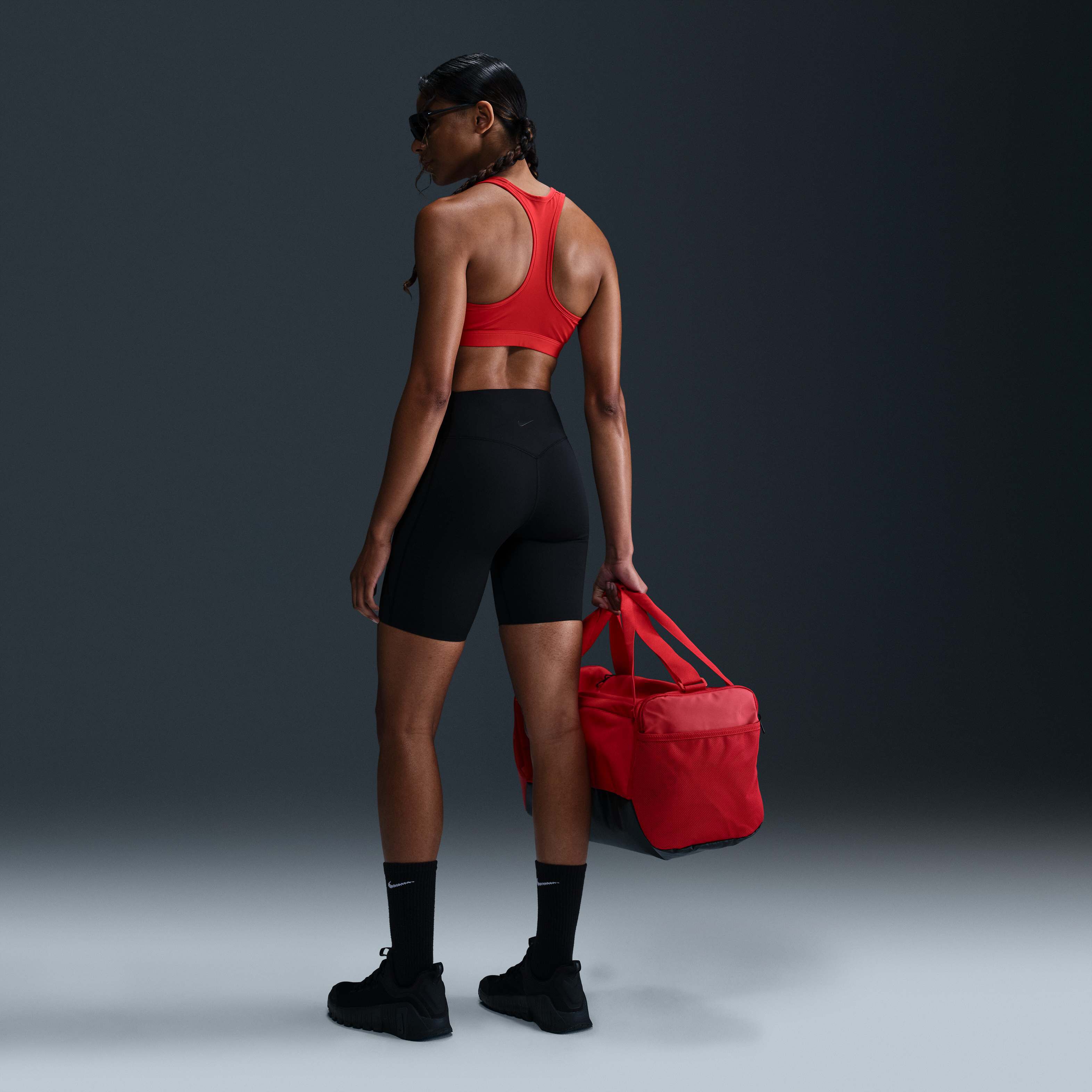 نايكي يونيفيرسا image number 3