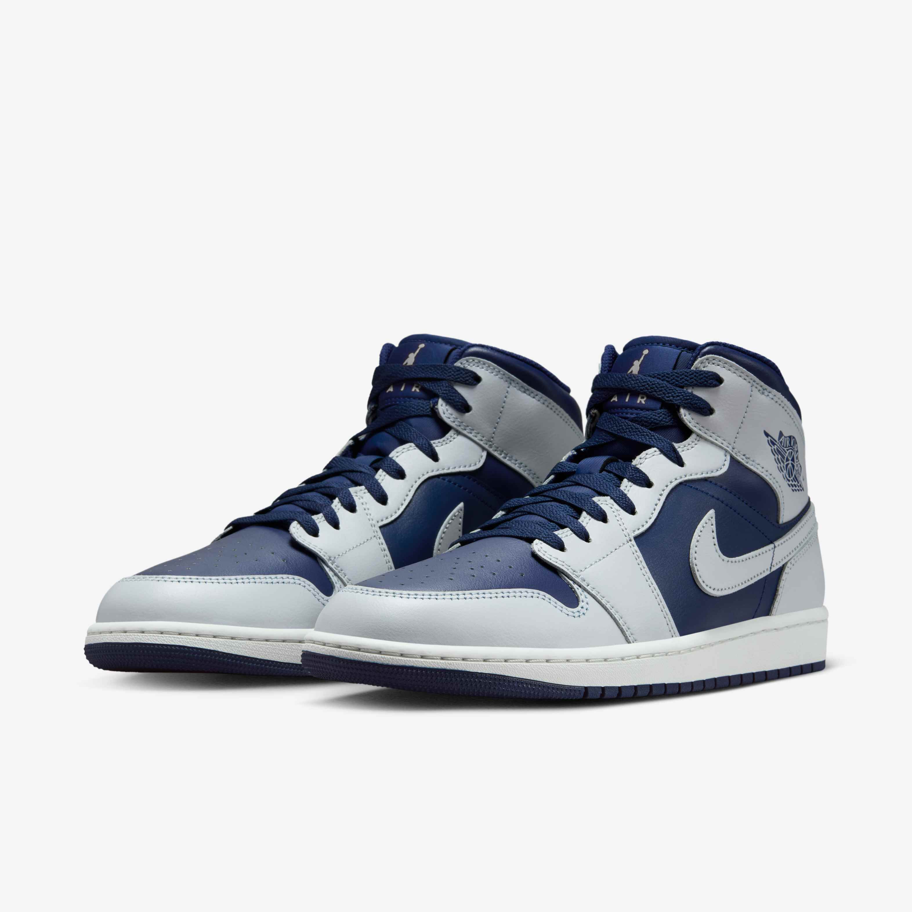Air Jordan 1 Mid image number 4