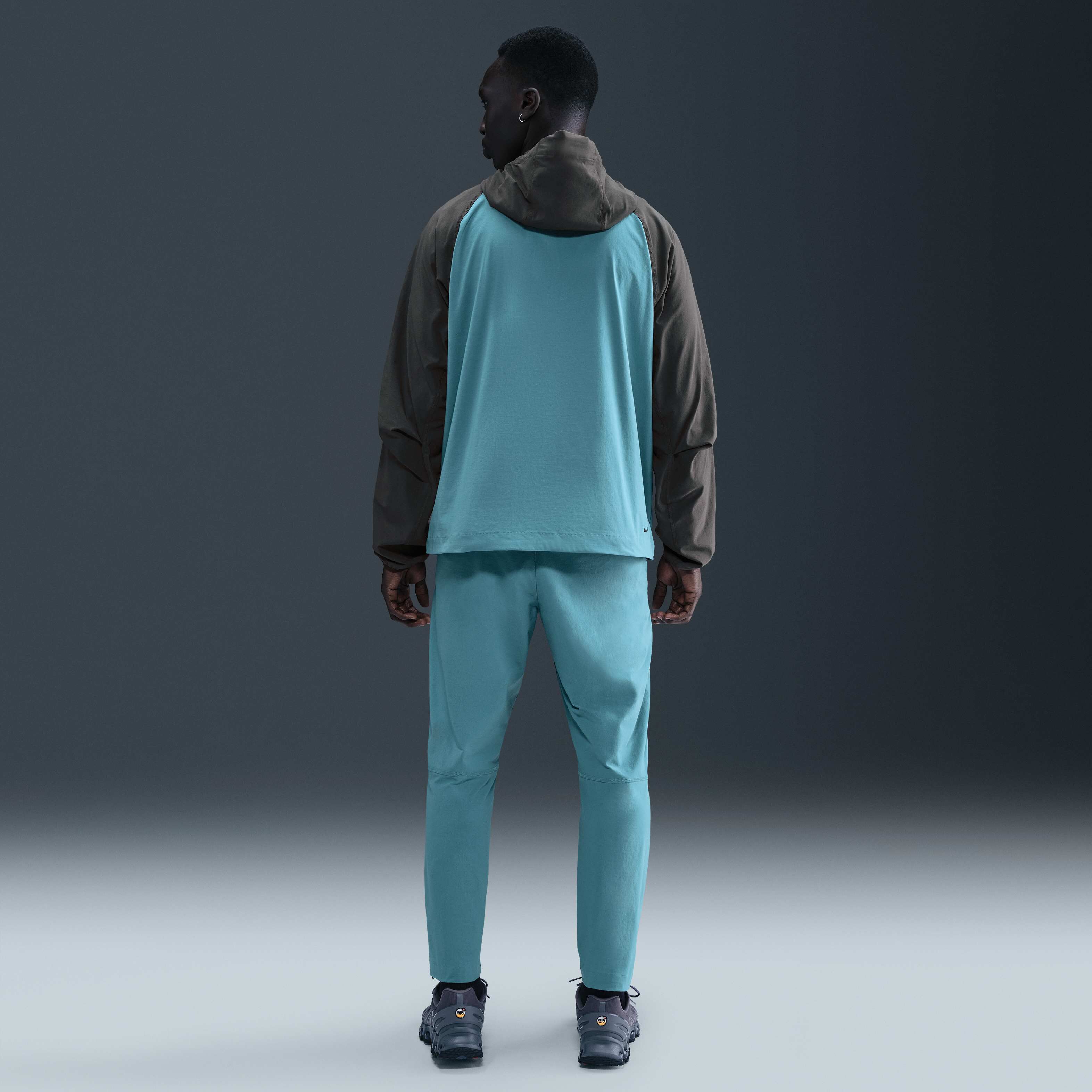 نايكي تك image number 3