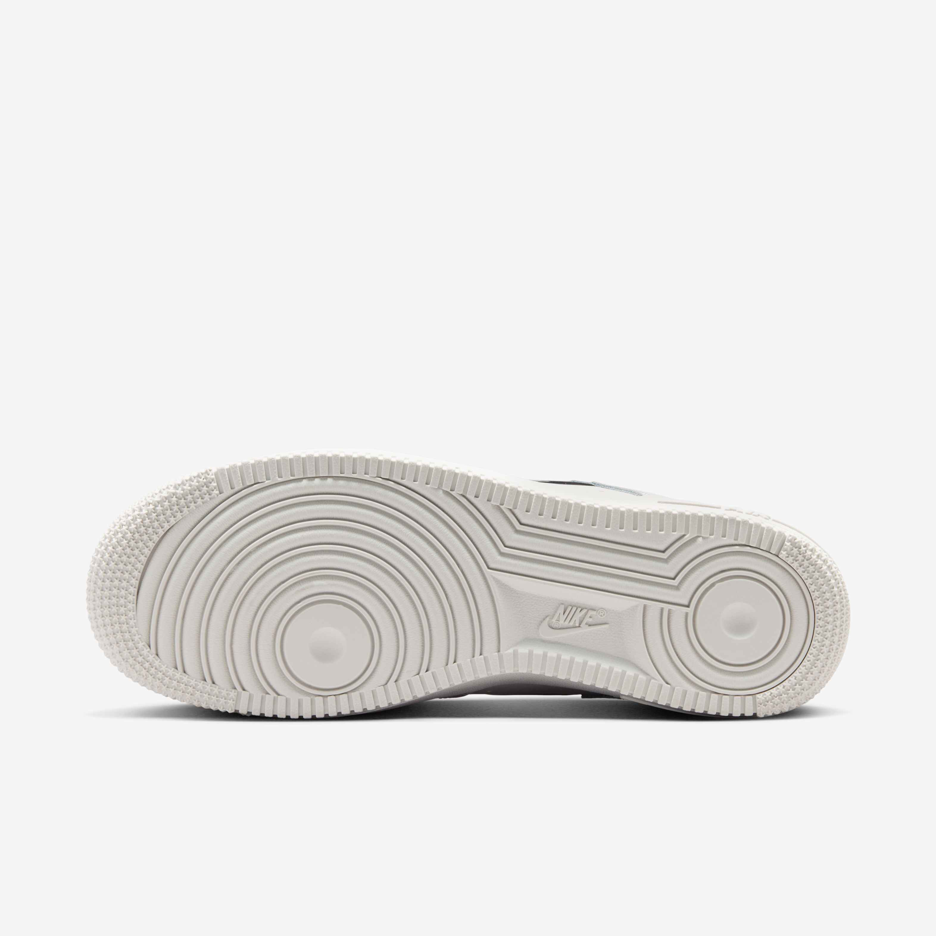 Nike Air Force 1 '07 image number 1
