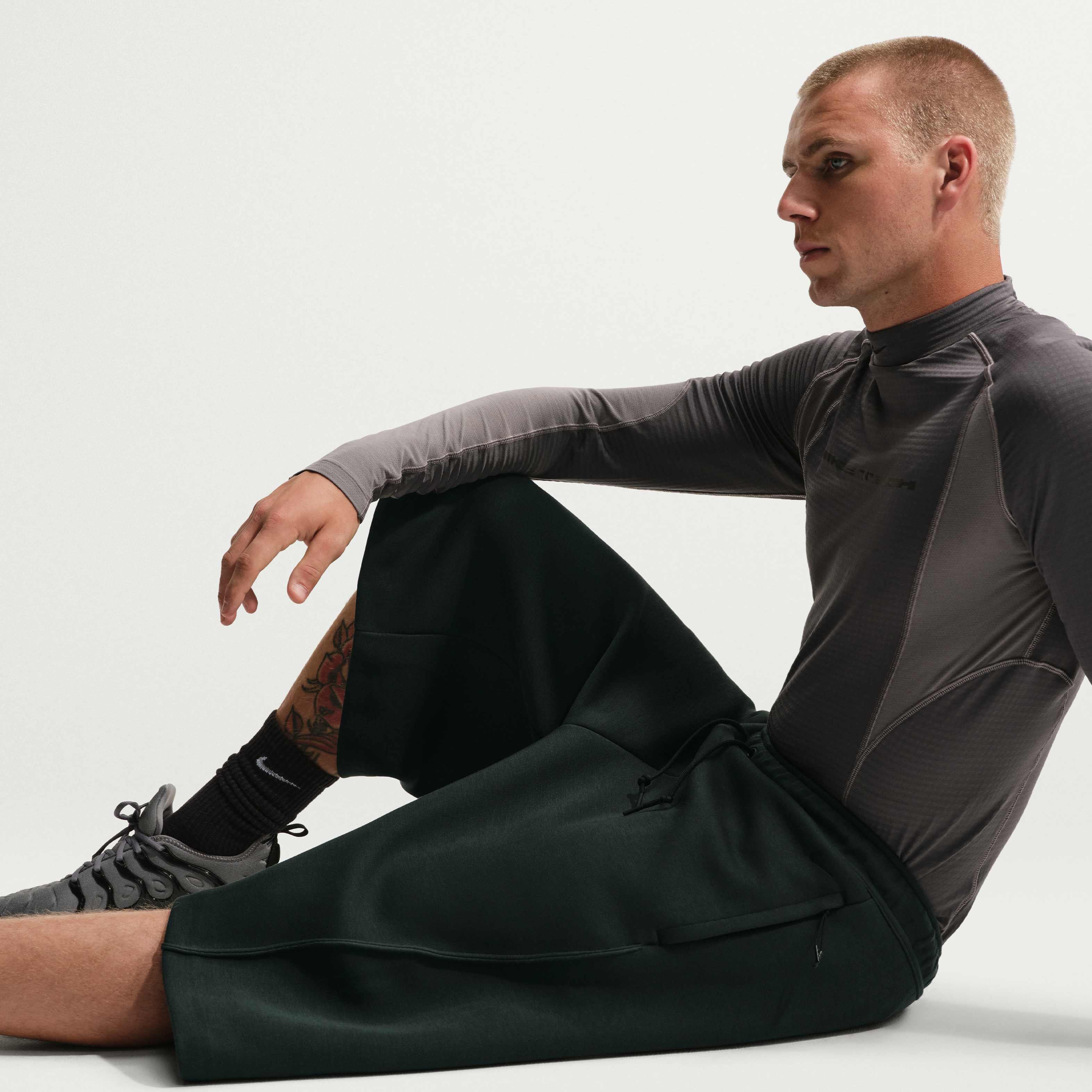 Nike Tech image number 3